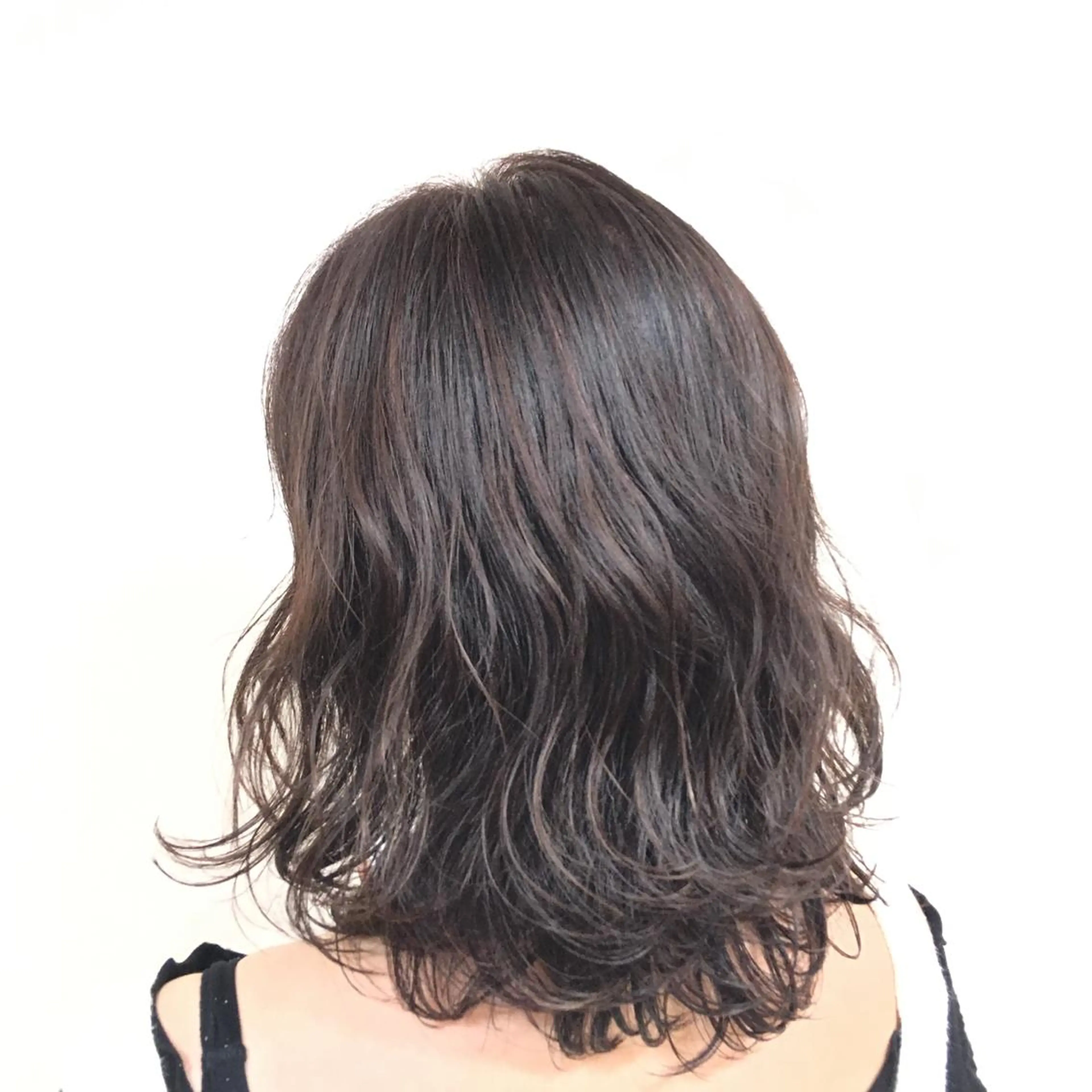 ミディアム カラー ブリーチ ハイライトカラー ピンクカラー バイオレットカラー ハイライト 【Sweep】おじま のぞみのヘアスタイル