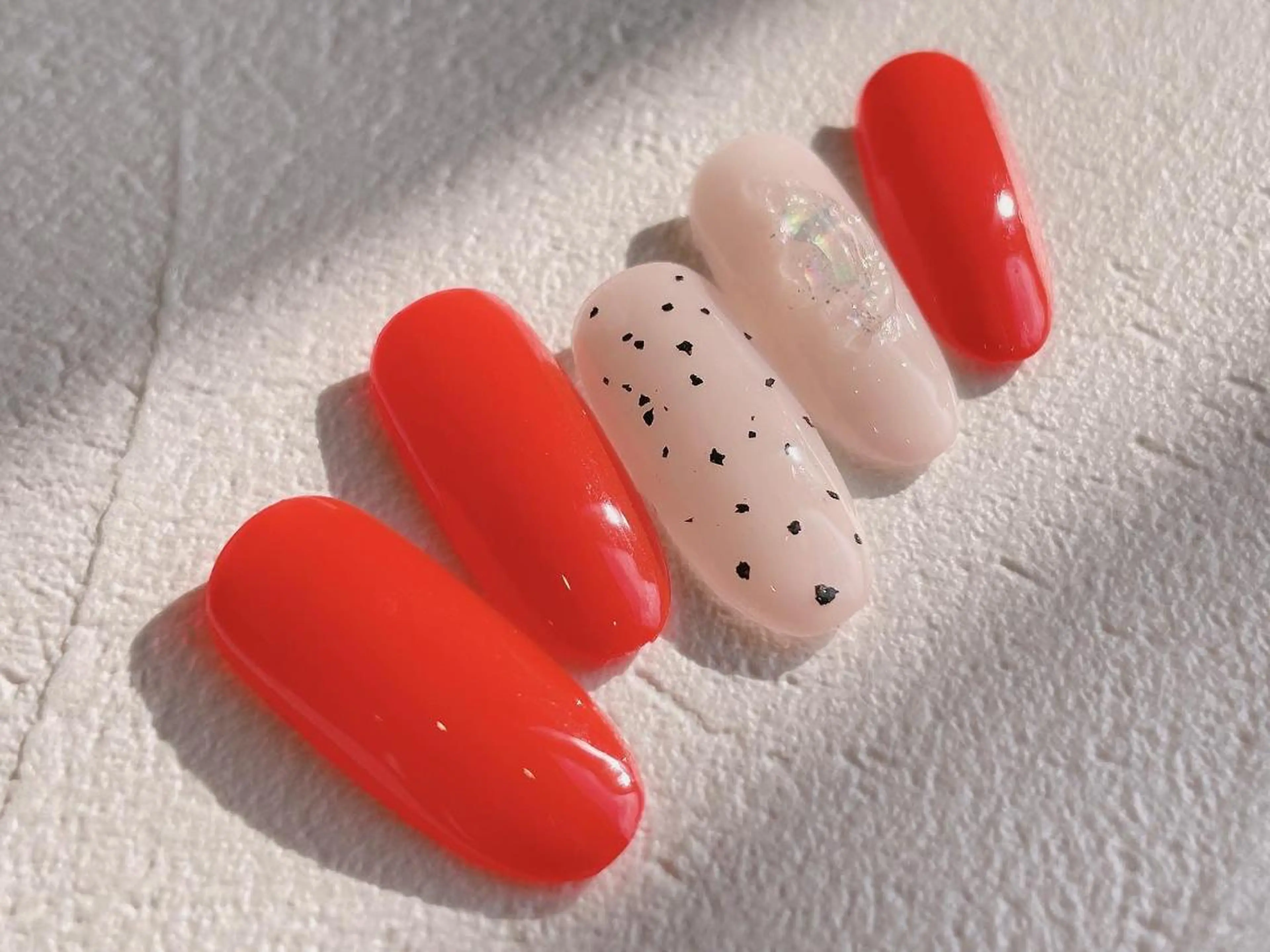 ネイル マツエク・マツパ まつげパーマ ボリュームラッシュ ジェルネイル ニュアンスネイル パラジェル 髙橋 敦子のネイルデザイン