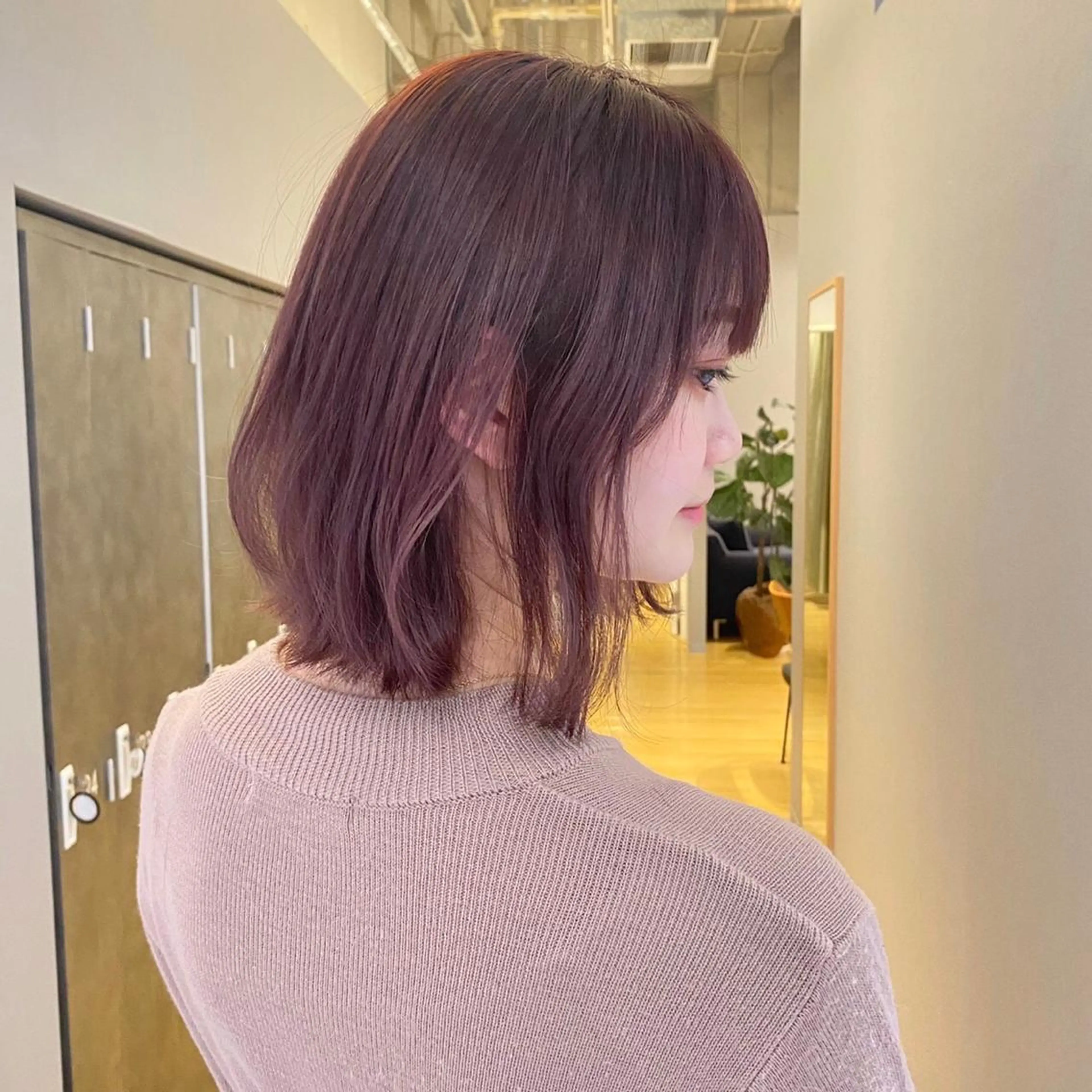 ミディアム 寺尾 綾乃のヘアスタイル