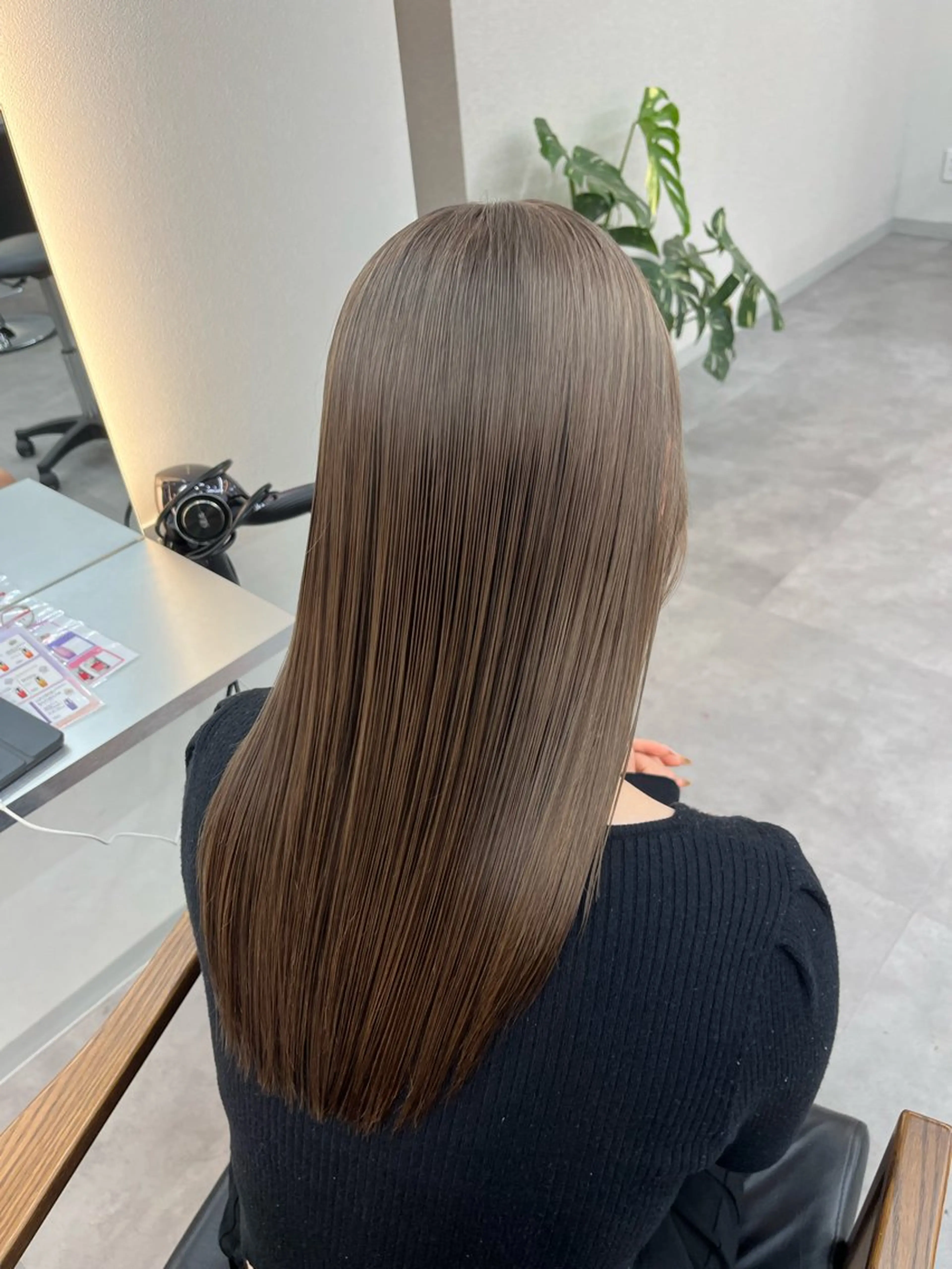 ツヤ感カラー➕カットの写真