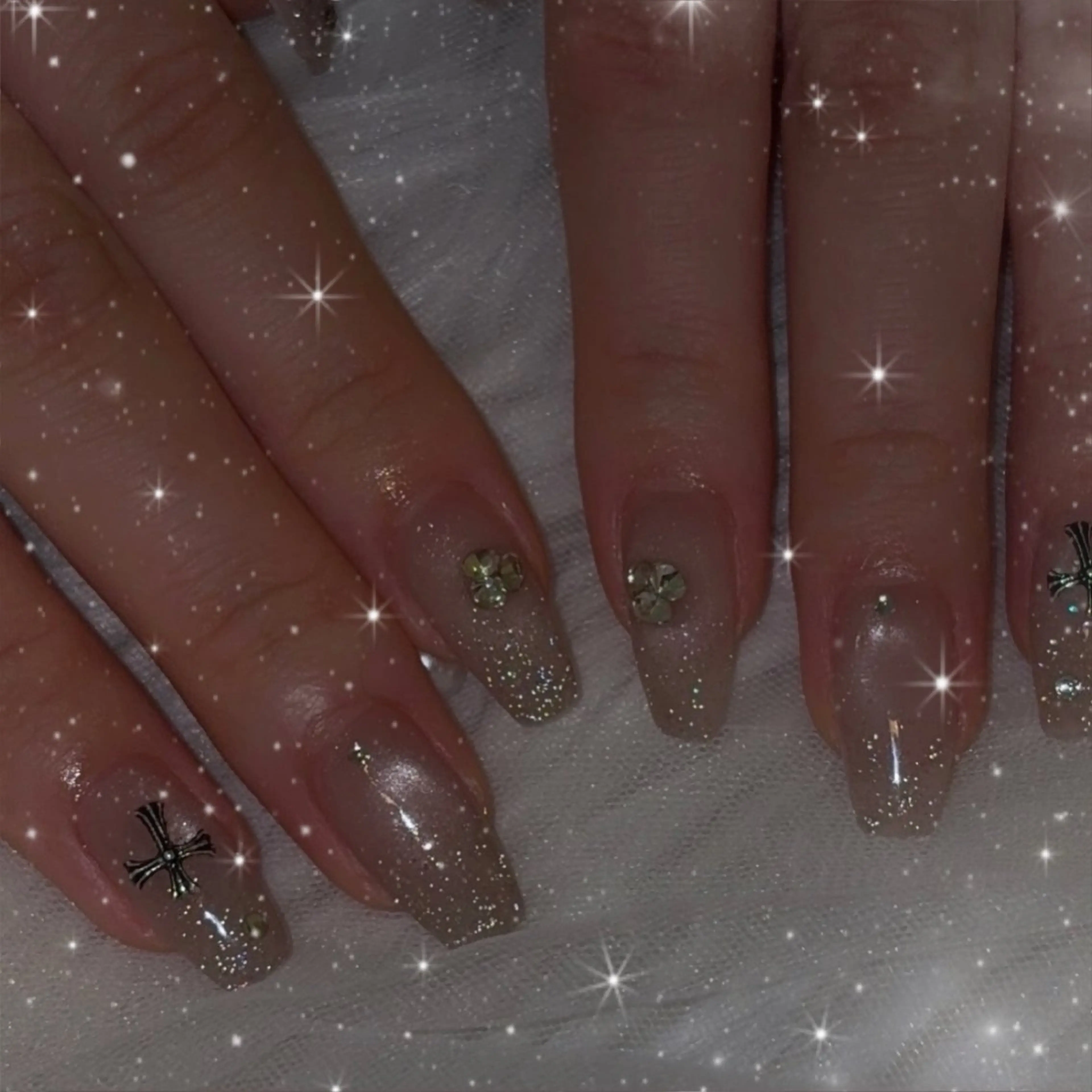 ネイル LUANA所属・LUANA ジュリのネイルデザイン