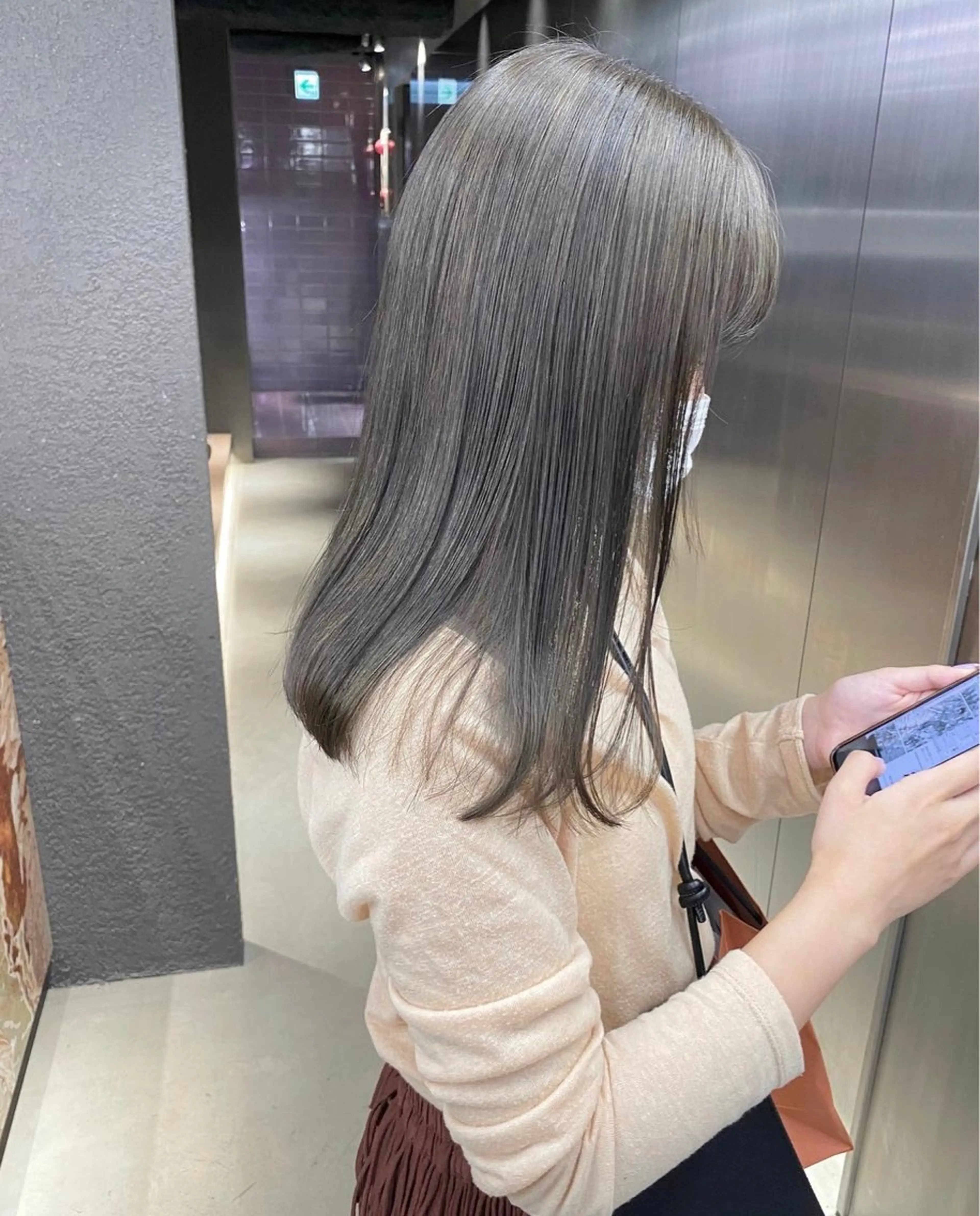 カラー オリーブカラー PELE Nagomiのヘアスタイル