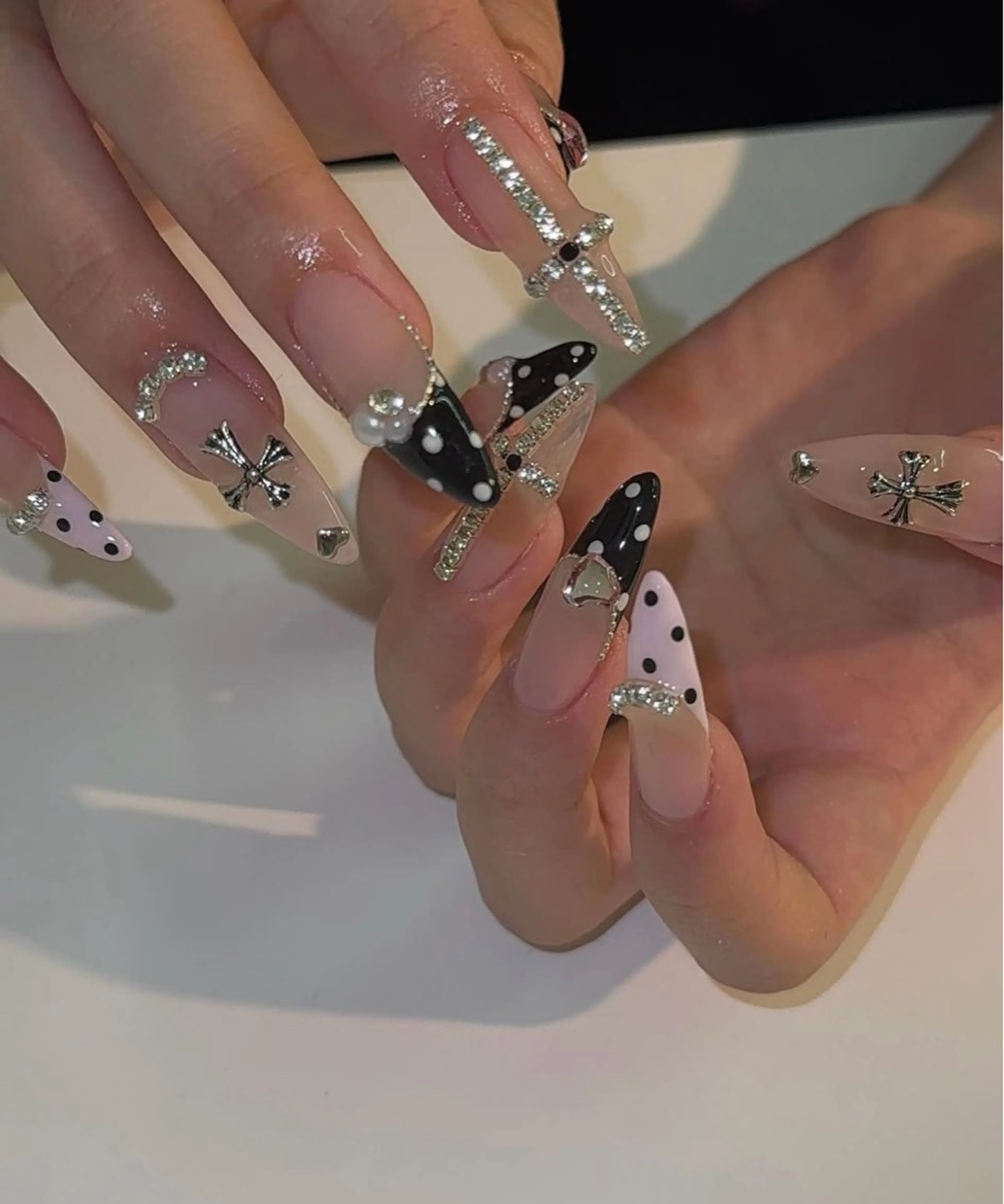 ネイル ハンドネイル BERA NAILSのネイルデザイン