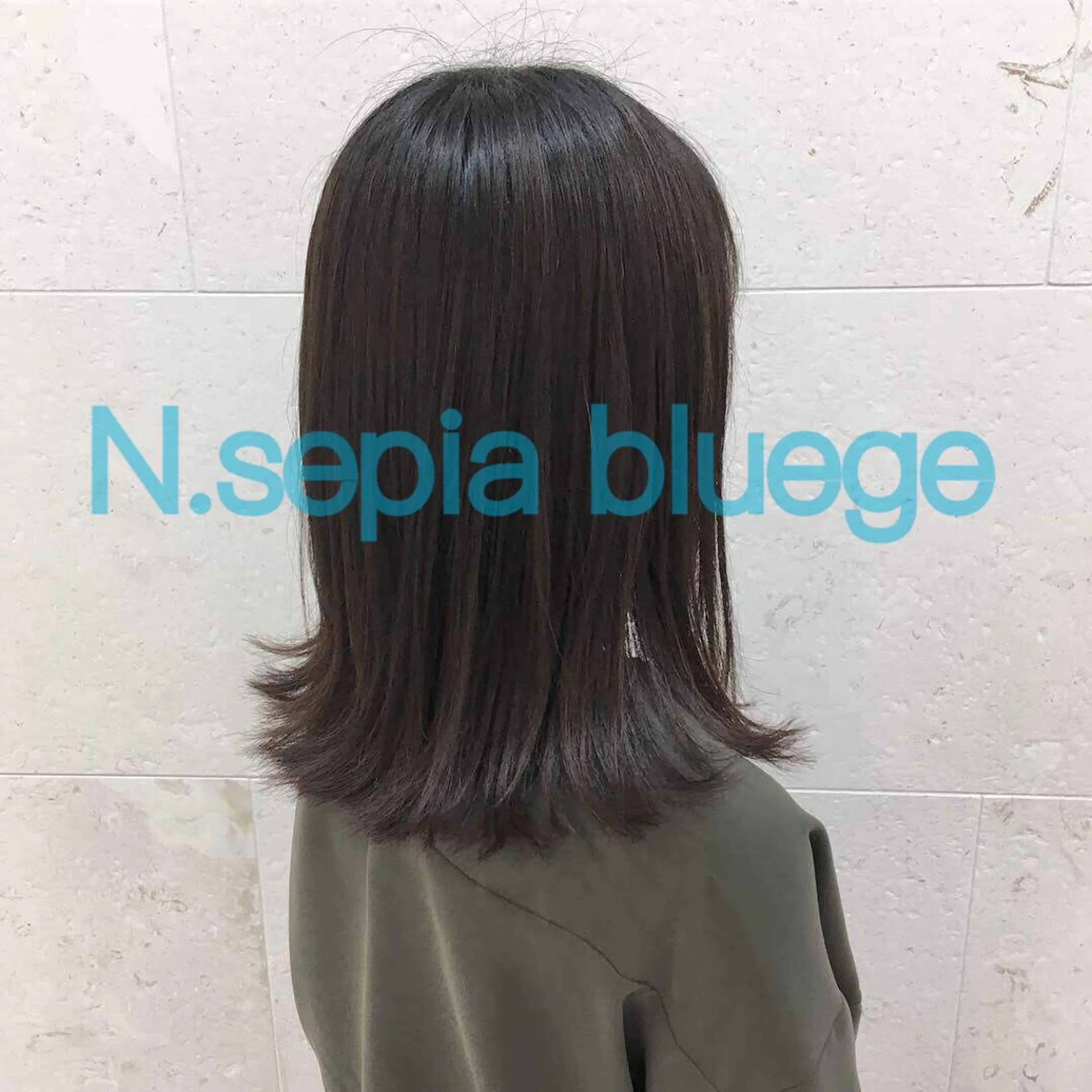 セミロング カラー ブルーカラー ブルージュ カット ヘアカラー 斉藤 貴也のヘアスタイル