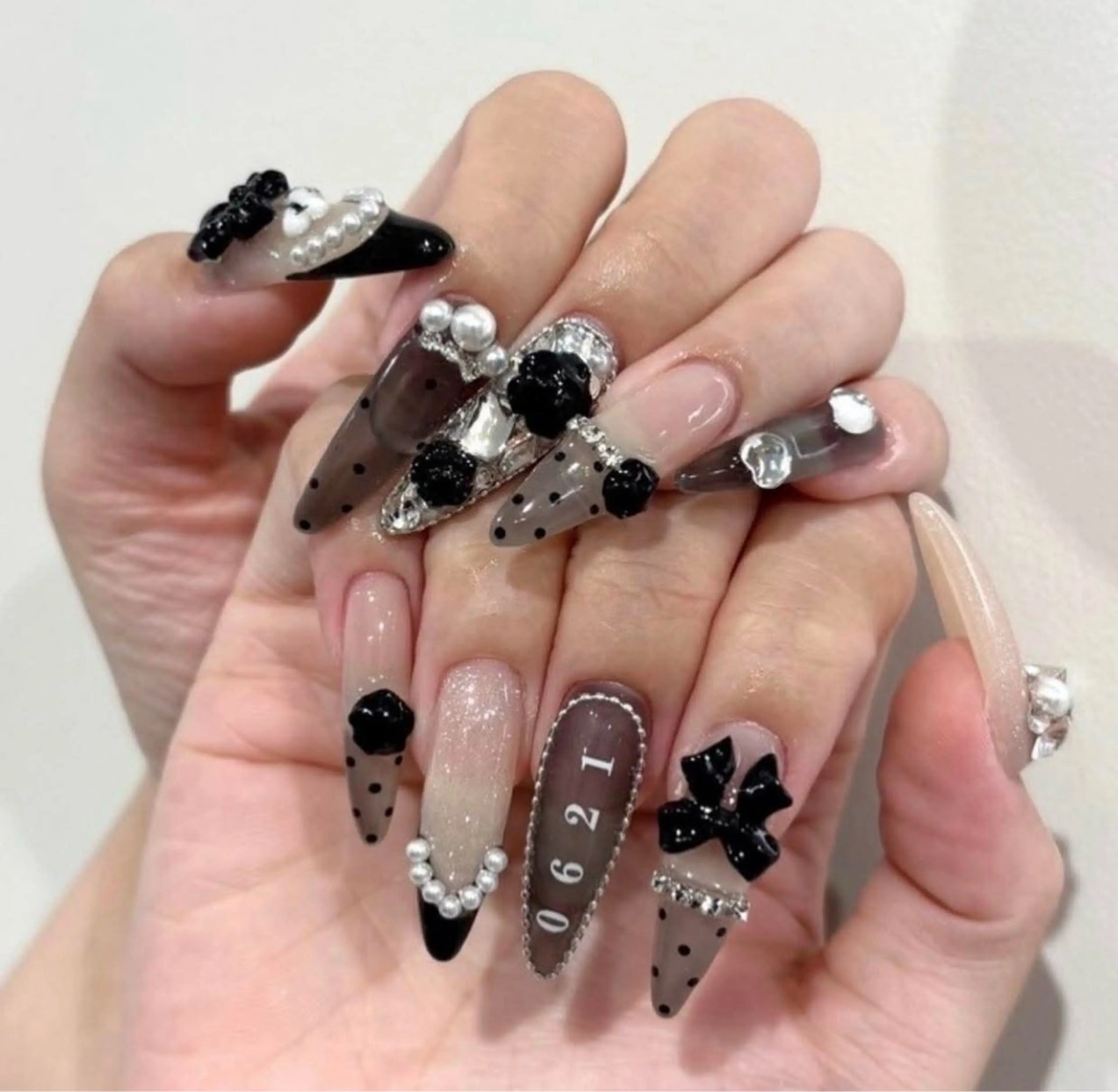 ハンドネイル 波 なみのネイルデザイン