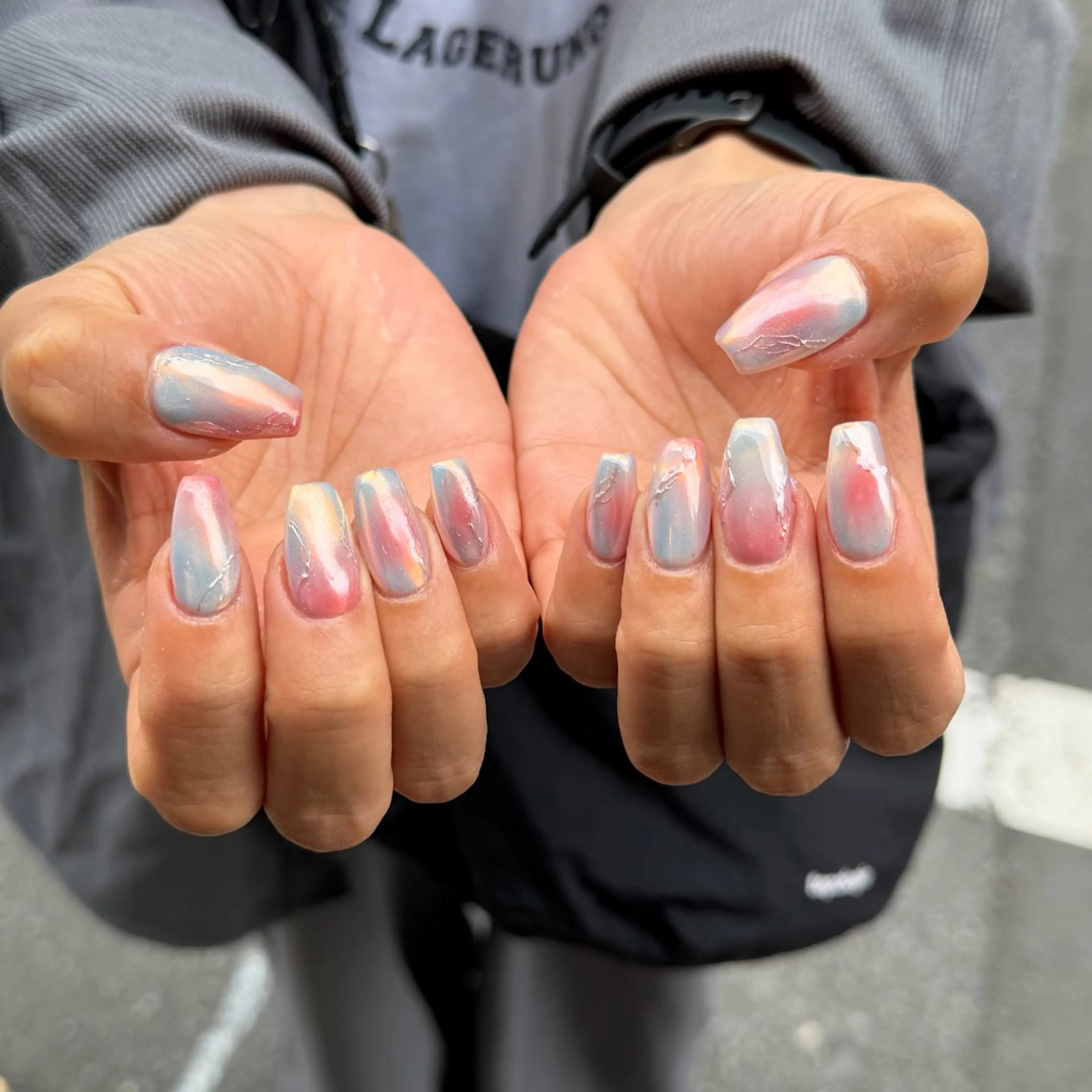 ネイル グラデーション ミラーネイル ハンドネイル 𝐫𝐚𝐢 𝐧𝐚𝐢𝐥のネイルデザイン