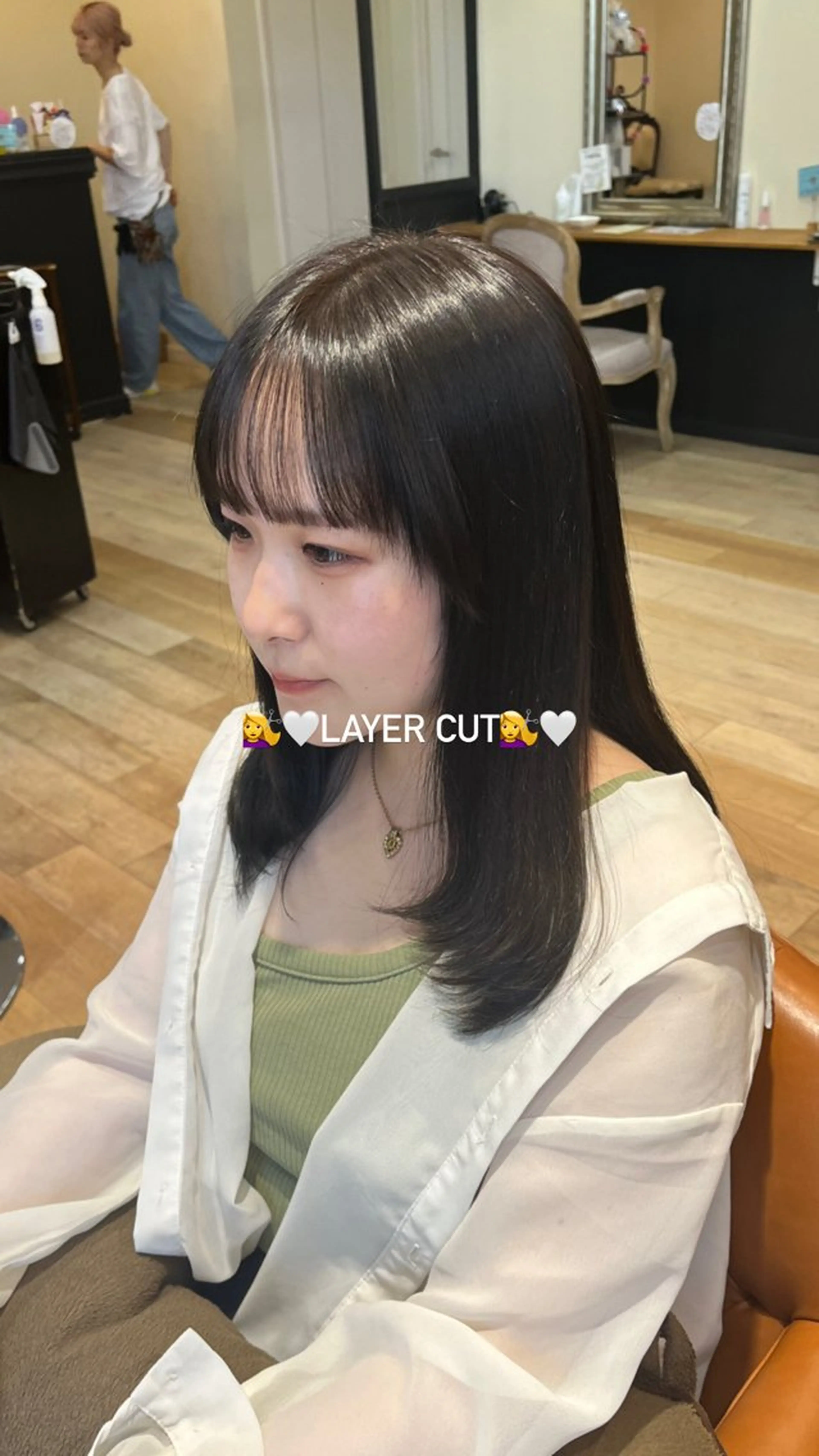 セミロング KOKORO 中村 朱里のヘアスタイル
