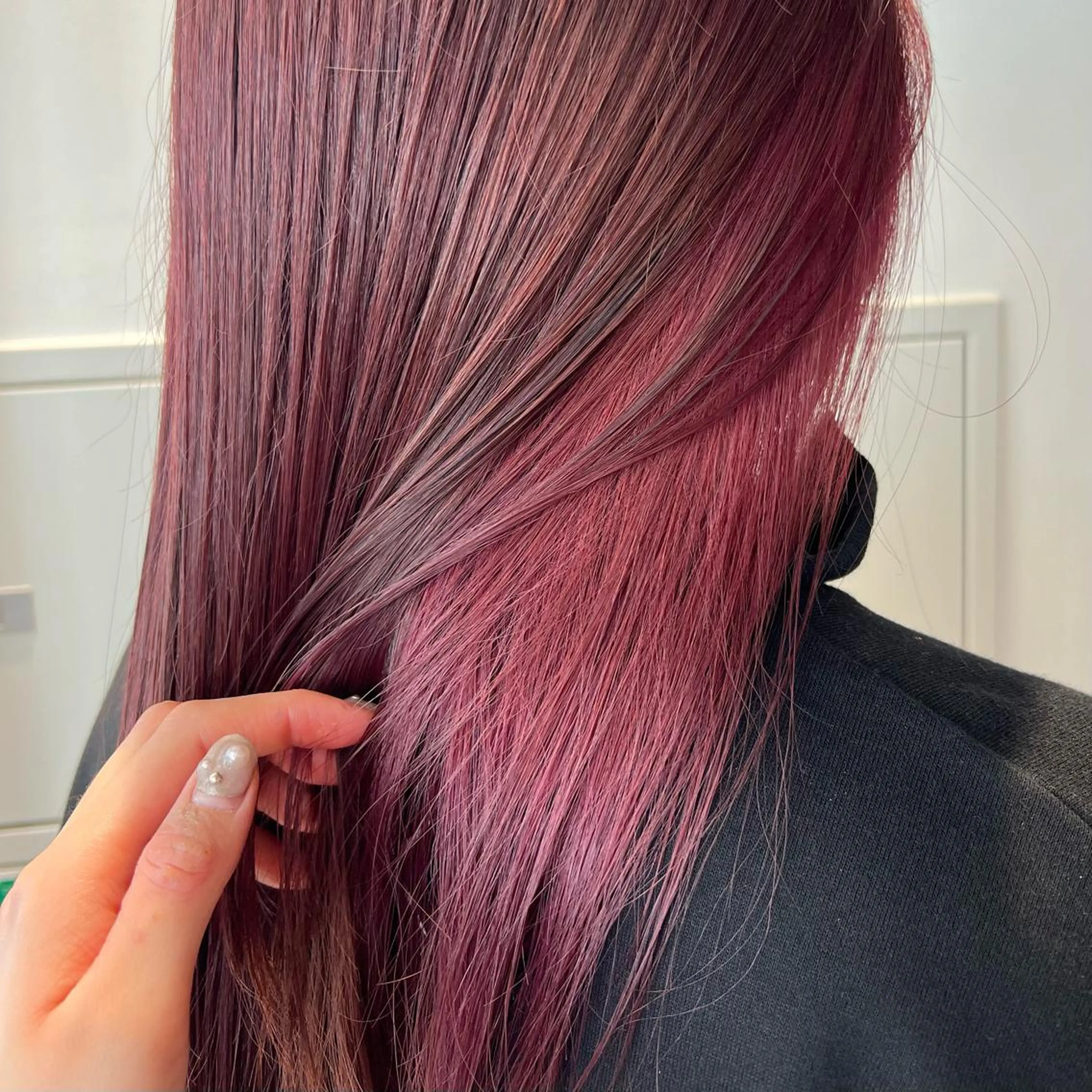 セミロング カラー ヘアカラー トリートメント 🌼動き×透明感🩵 ハイトーン/ナナのヘアスタイル