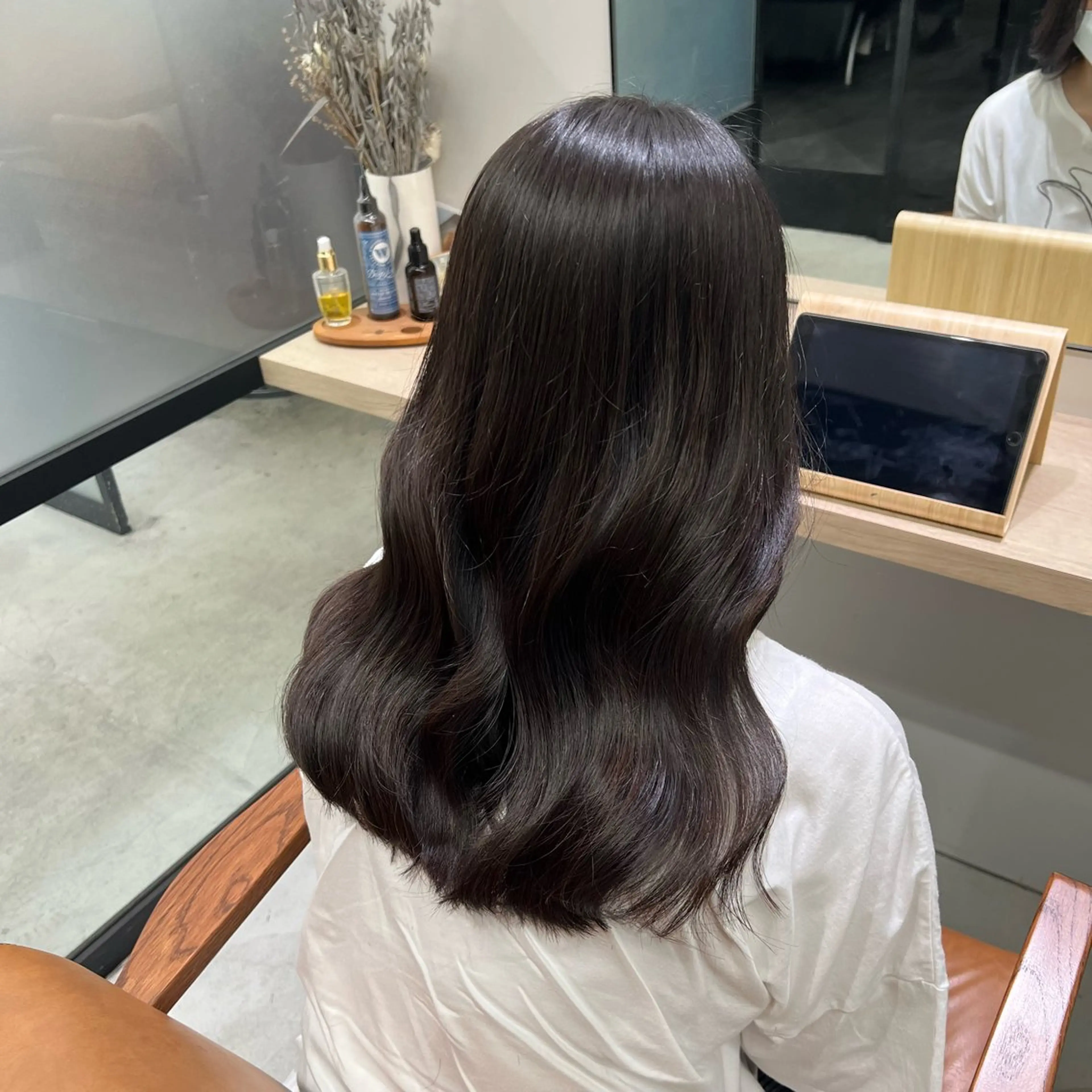 セミロング カラー 透明感カラー 韓国風ヘア Vélua/miiu所属・韓国束感まつ毛 /Takaのマツエク・マツパデザイン