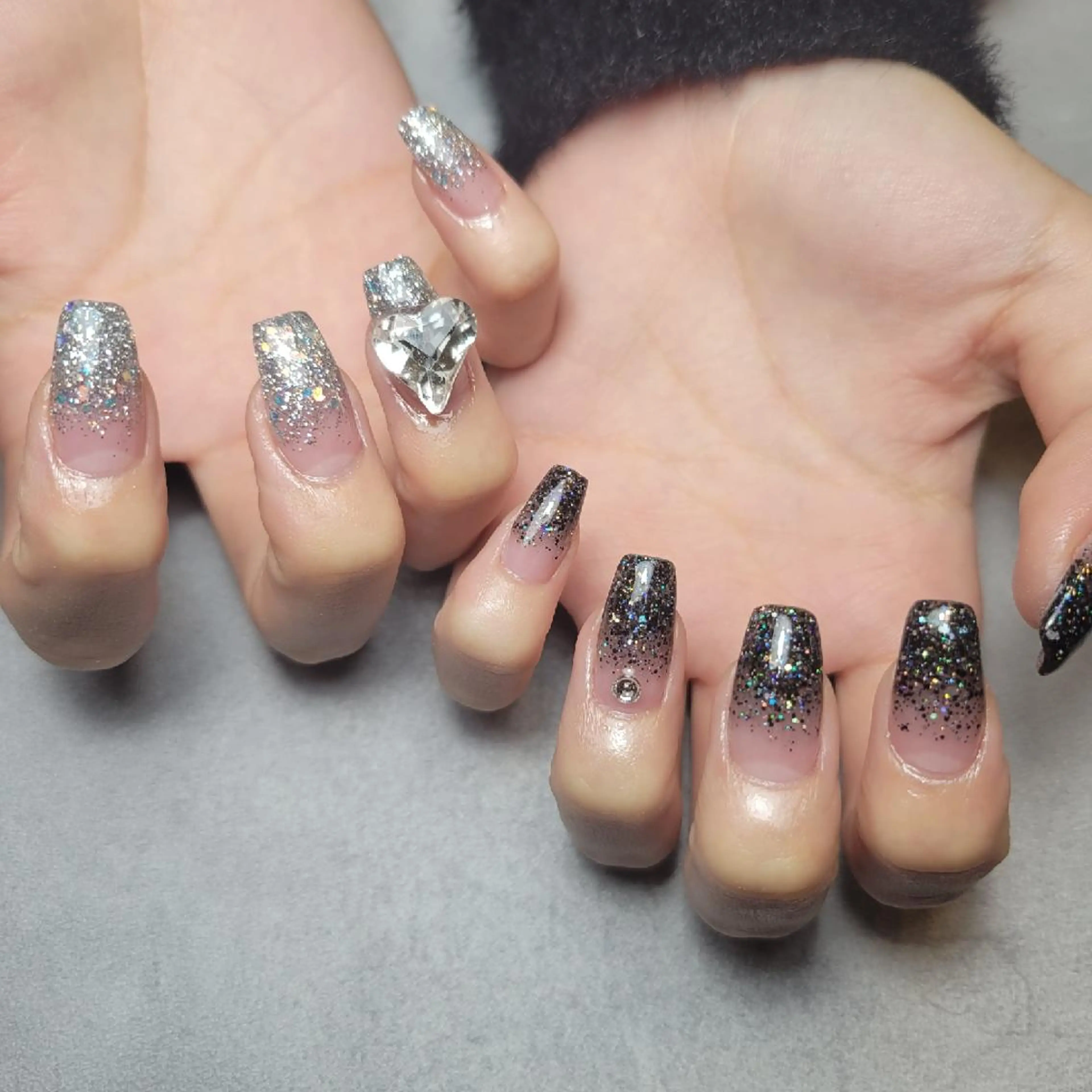 ネイル グラデーション ラメ(グリッター) ラメグラデーション スカルプネイル ストーンネイル MU5-nail 金山ネイルサロンのネイルデザイン