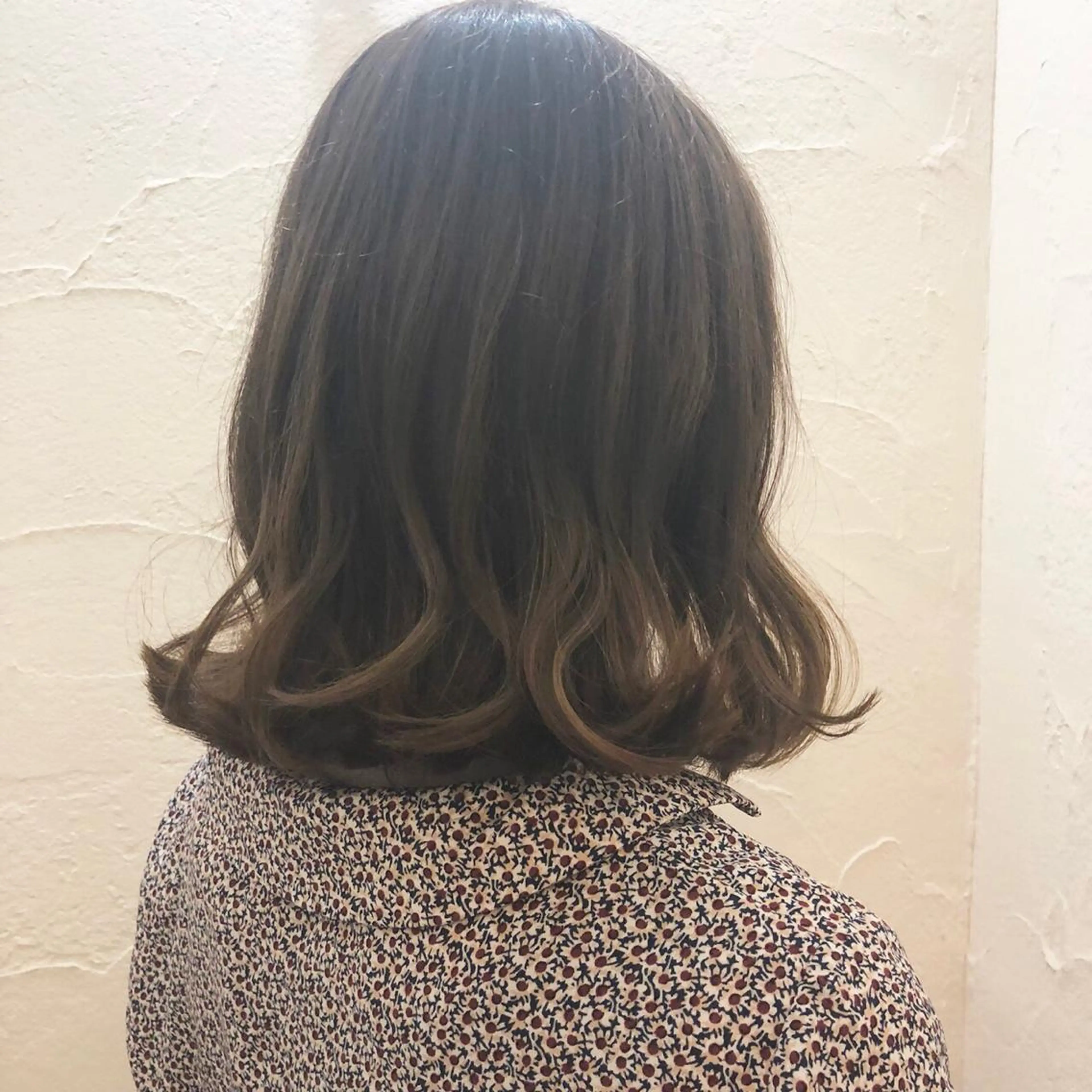 カラー 柴田 日菜子のヘアスタイル