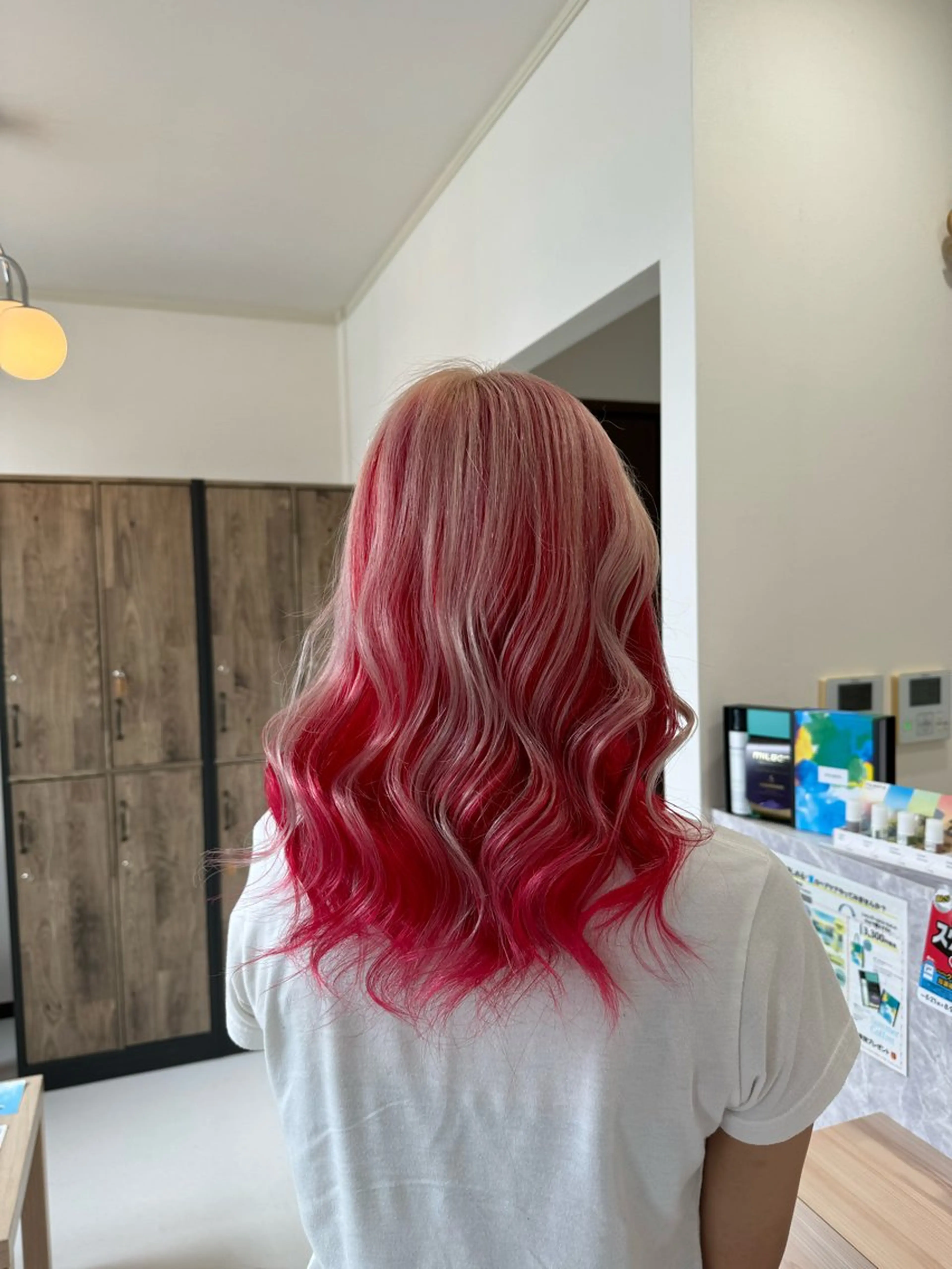 セミロング ヘアカラー 手塚 麗のヘアスタイル