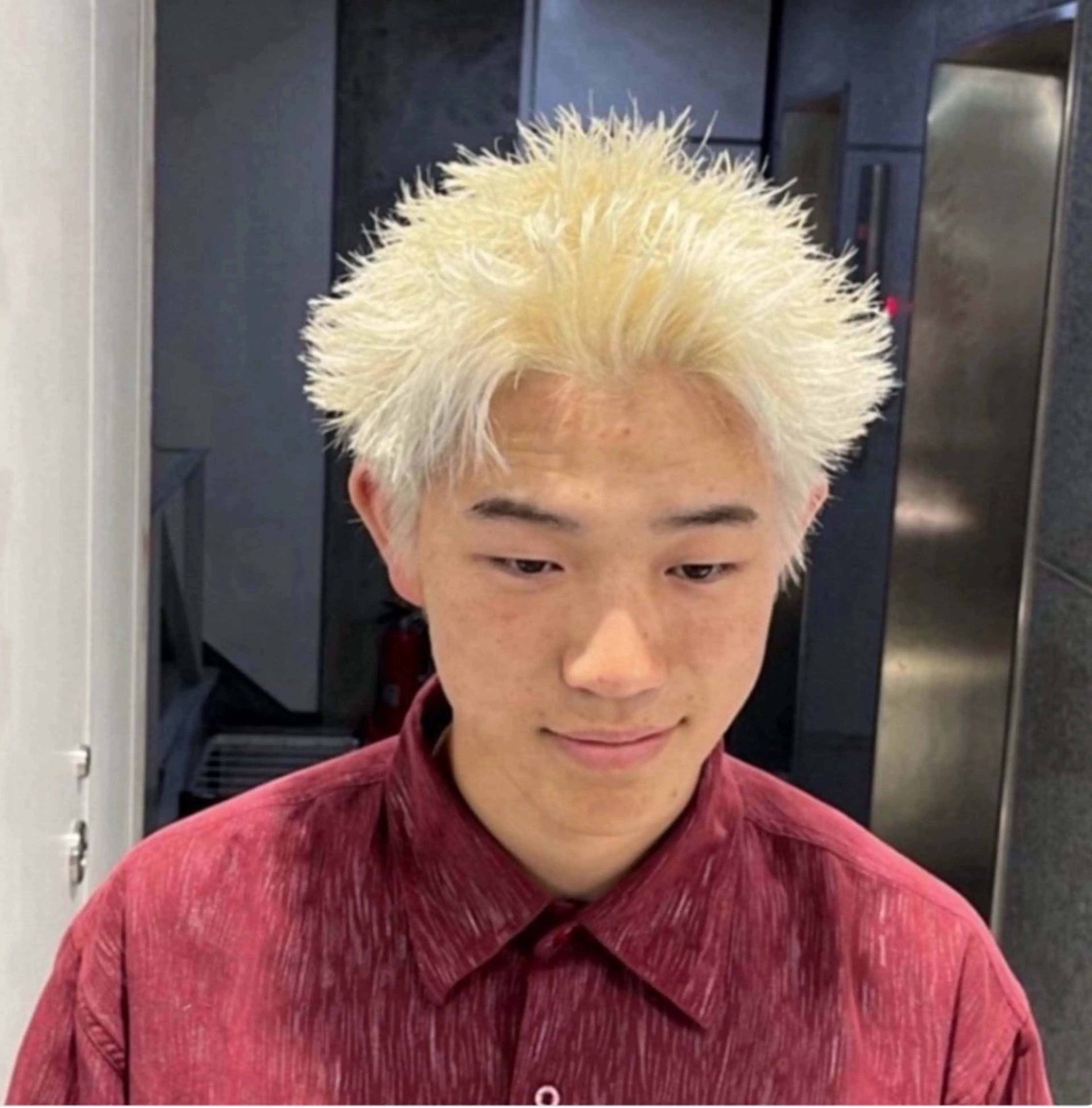 ショート カラー パーマ メンズ メンズハイトーン メンズパーマ メンズショート スパイキーショート ハイトーンカラー カット ヘアカラー 🔥メンズ 特化🔥菊水皐暉🔥のヘアスタイル