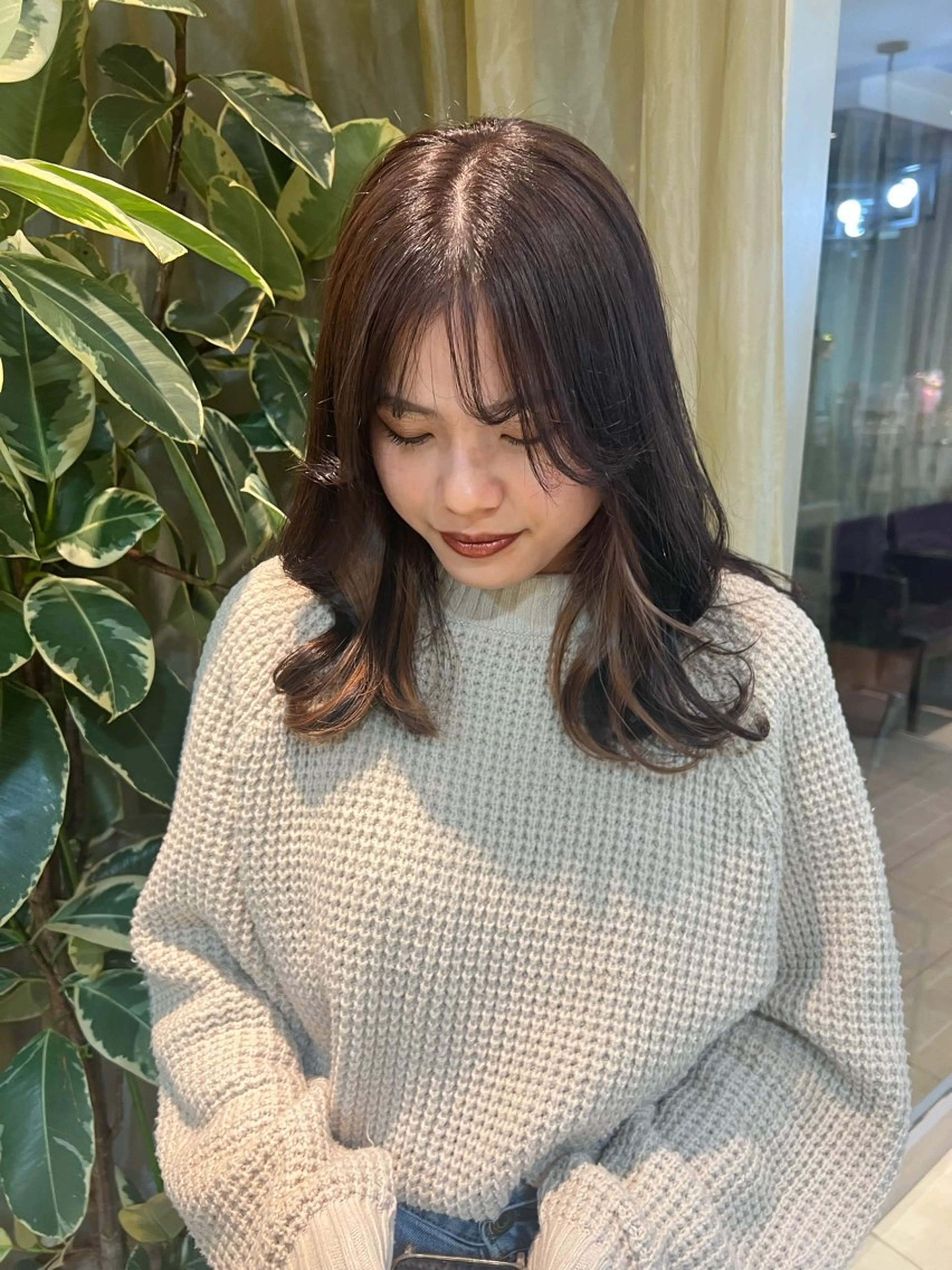 セミロング カラー ブリーチ ヘアカラー トリートメント 田中 月菜のヘアスタイル