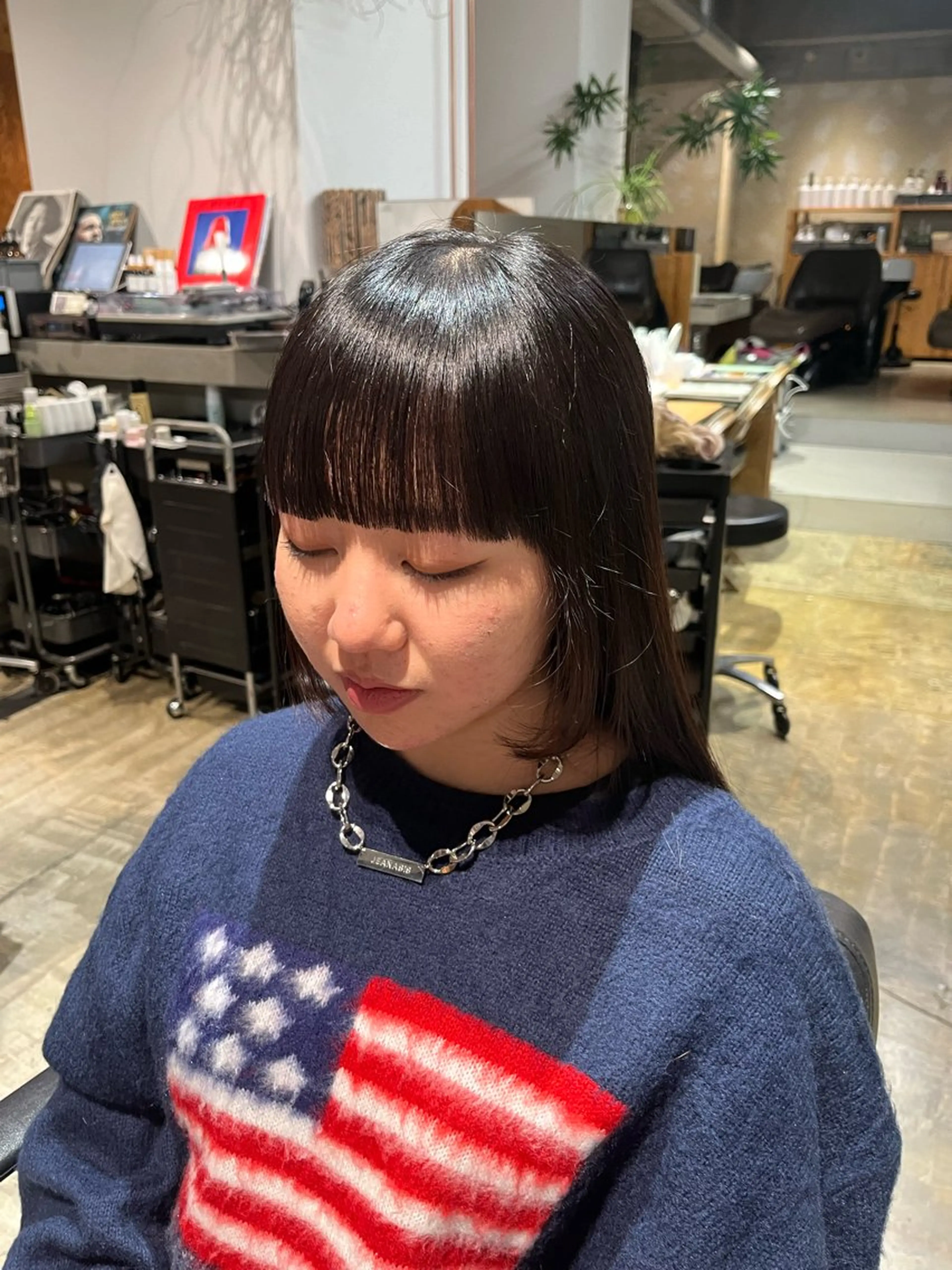 ミディアム カラー 渡邊 彩乃のヘアスタイル