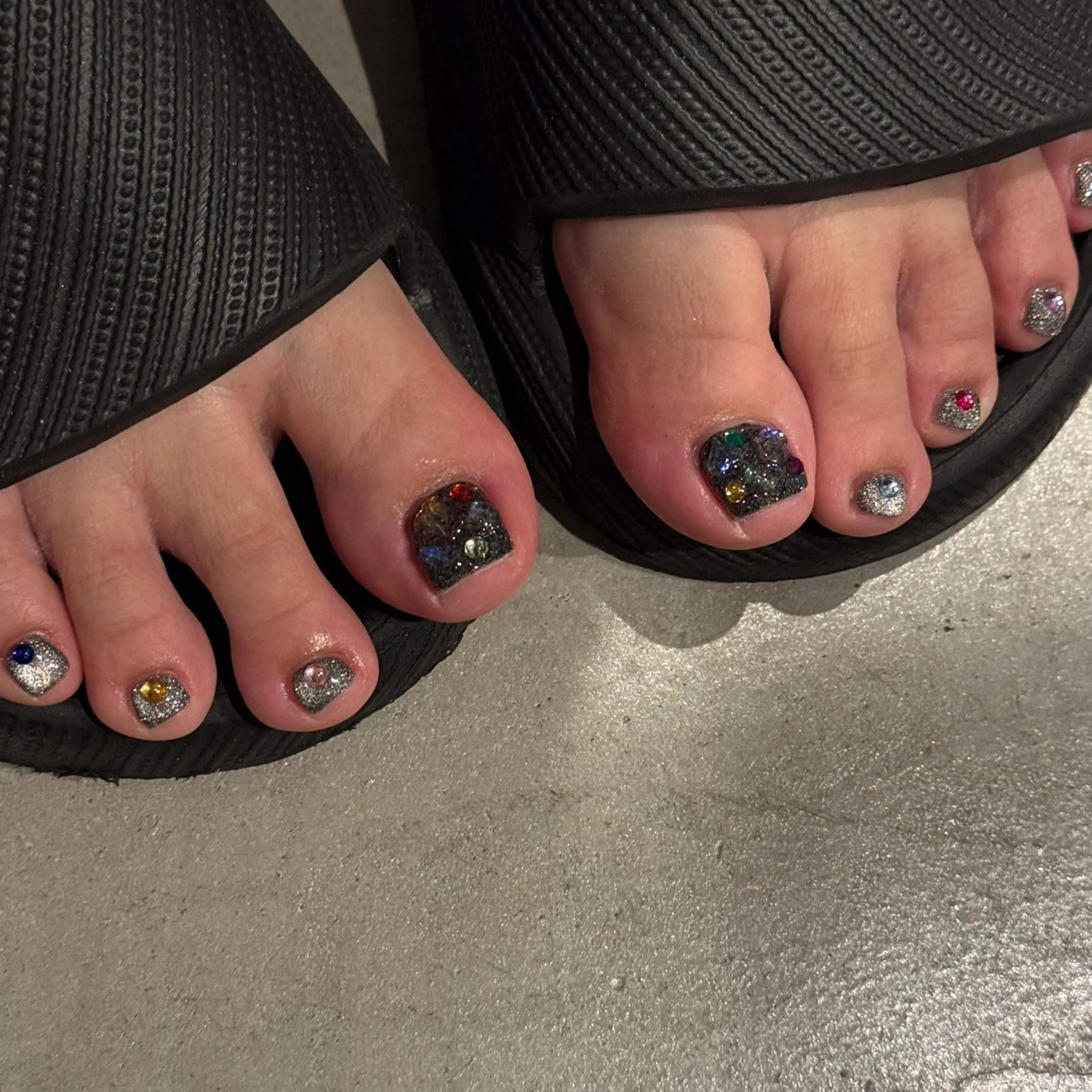 ネイル フットネイル 𝐫𝐚𝐢 𝐧𝐚𝐢𝐥の眉毛・アイブロウイメージ