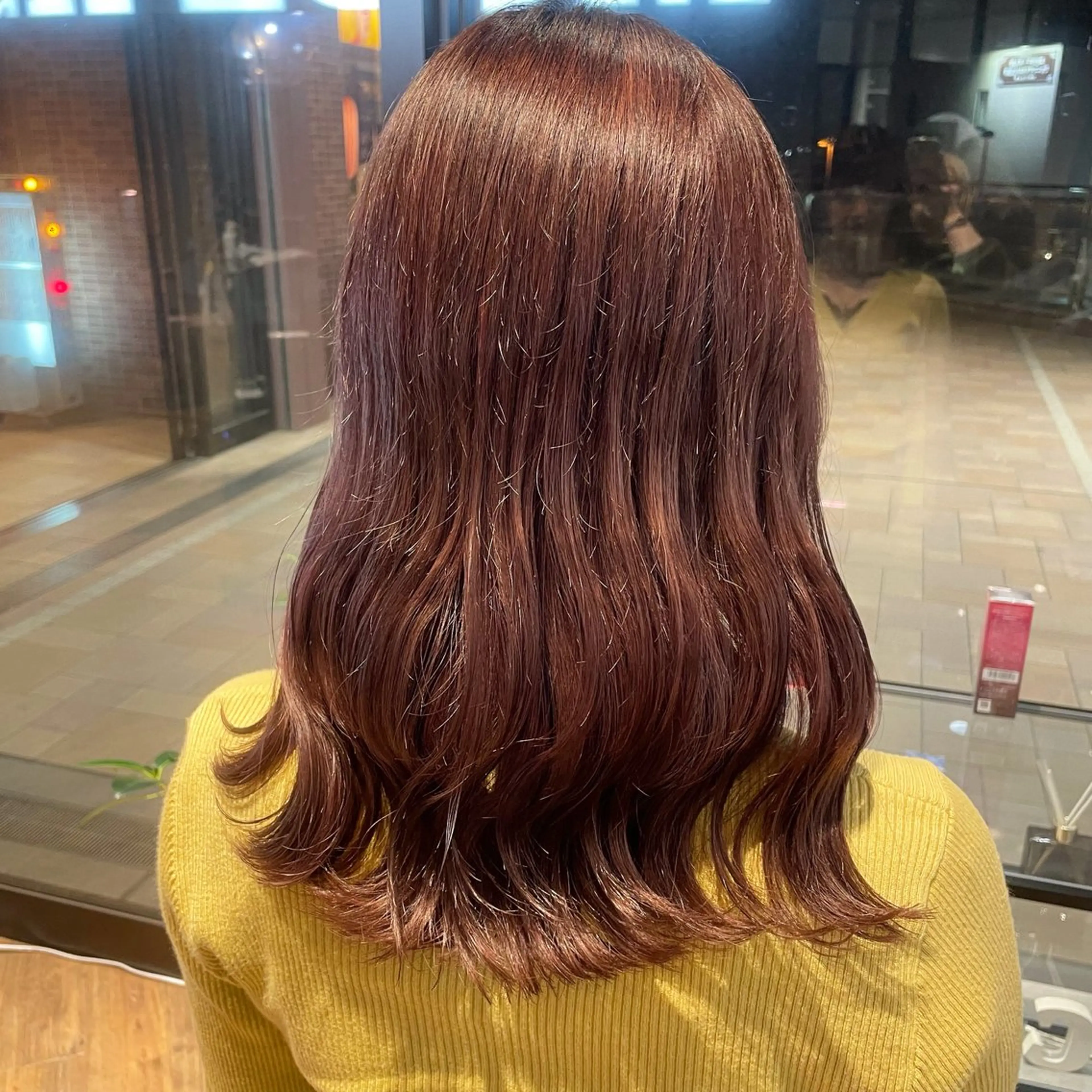 ロング 中村 友香🧸 ブリーチ/艶髪カラーのヘアスタイル