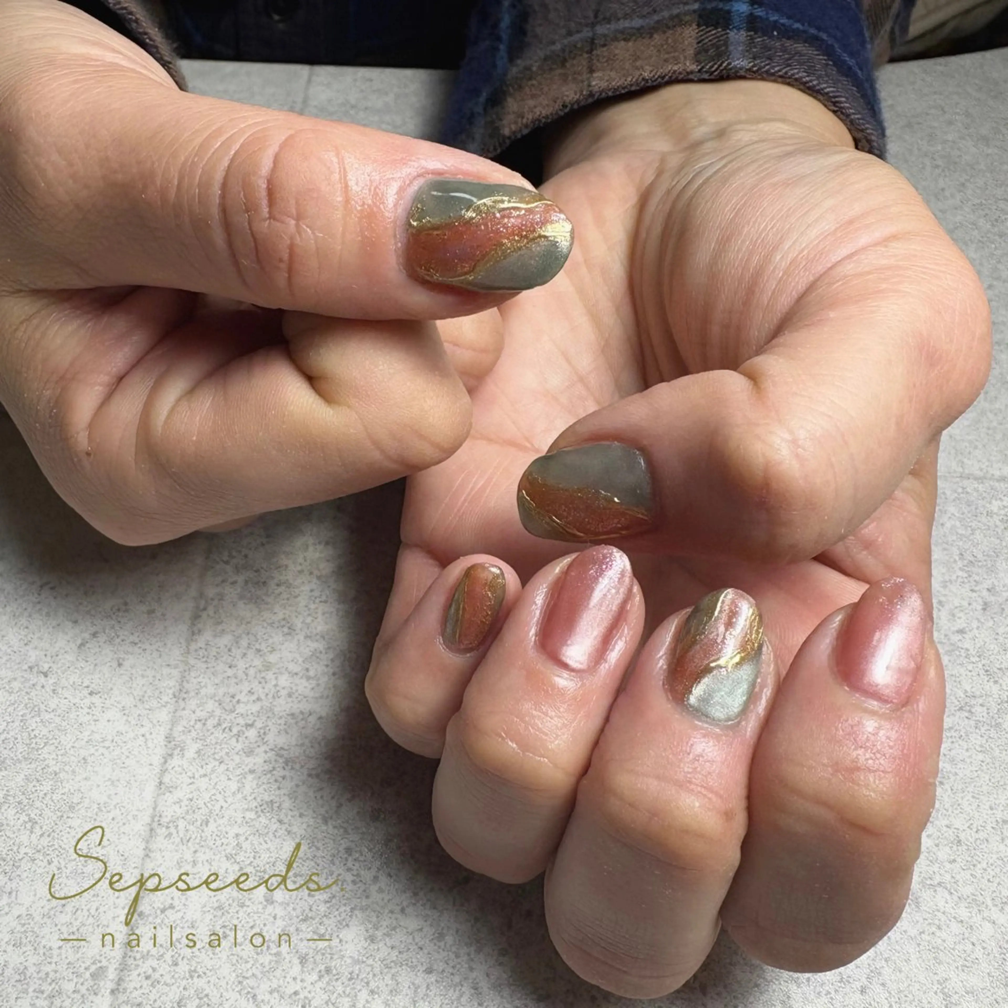 ネイル マグネットネイル 持ち込み ニュアンスネイル Sepseeds. 🌱のネイルデザイン