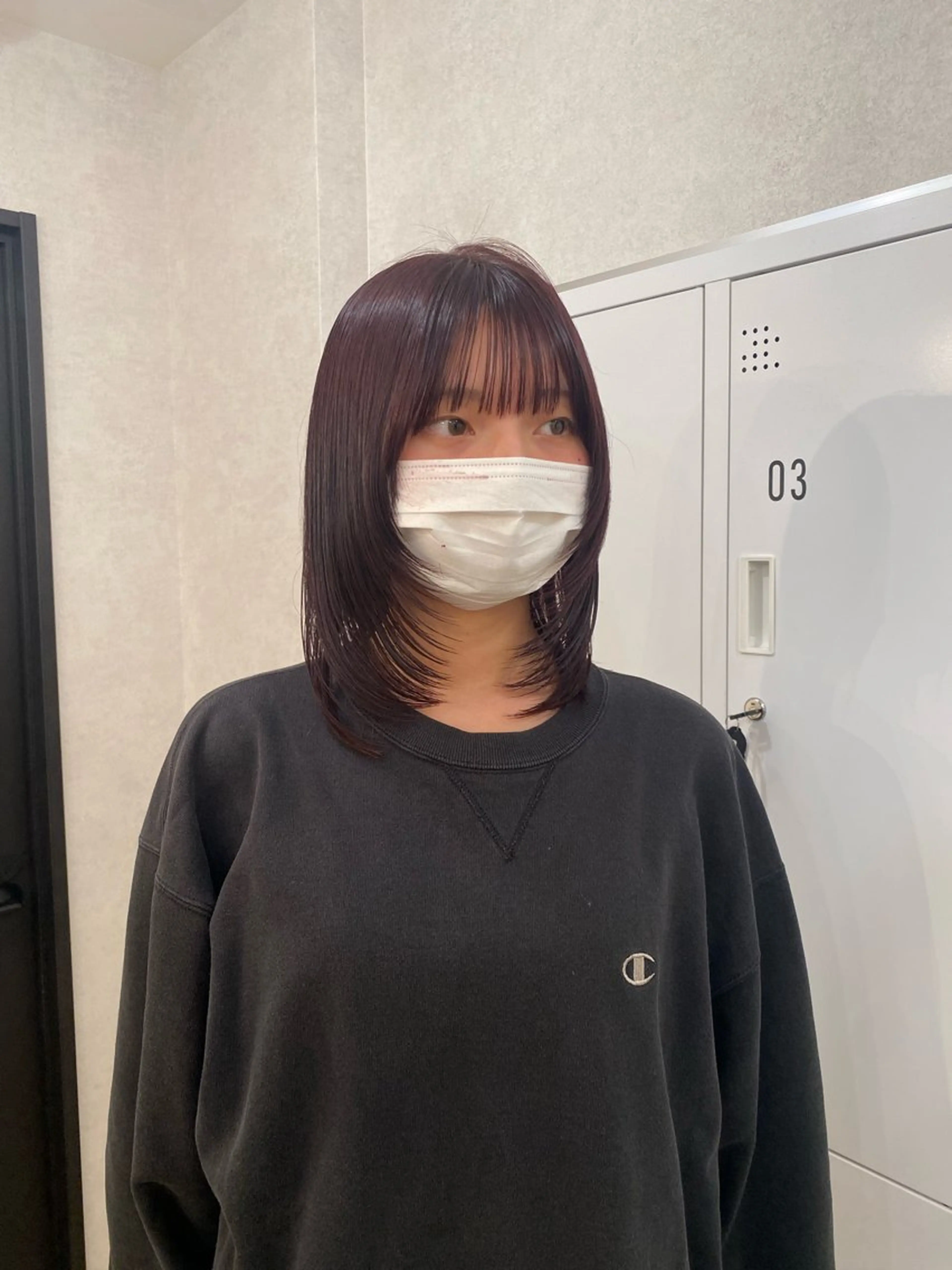 ミディアム カラー レイヤーカット ネヅ カオルのヘアスタイル