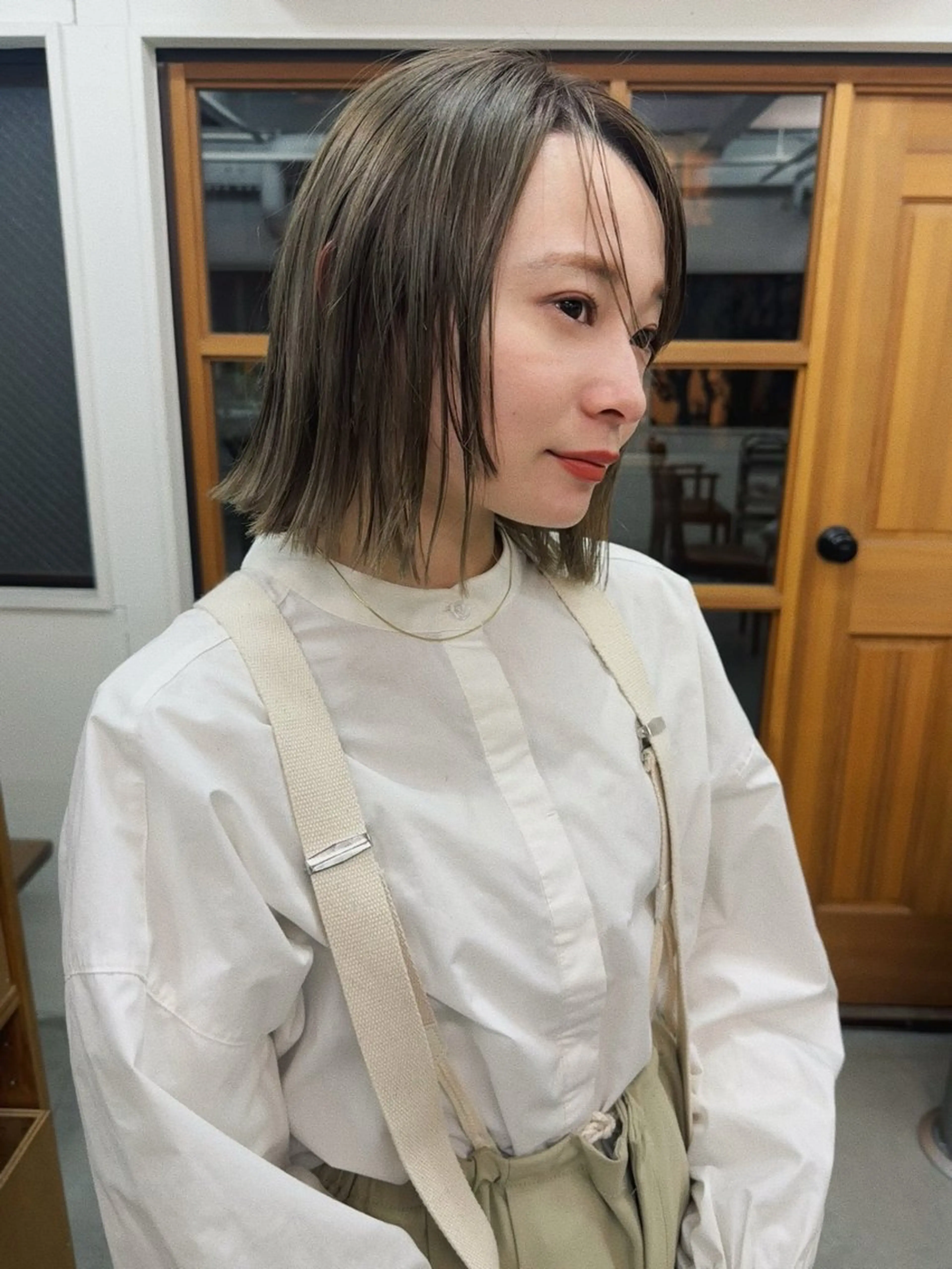 ショート カラー ヘアアレンジ ベージュカラー ブリーチ オリーブベージュ カット ヘアカラー トリートメント ヘアセット stand所属・ニュアンスヘア🌔 nanakoのヘアスタイル