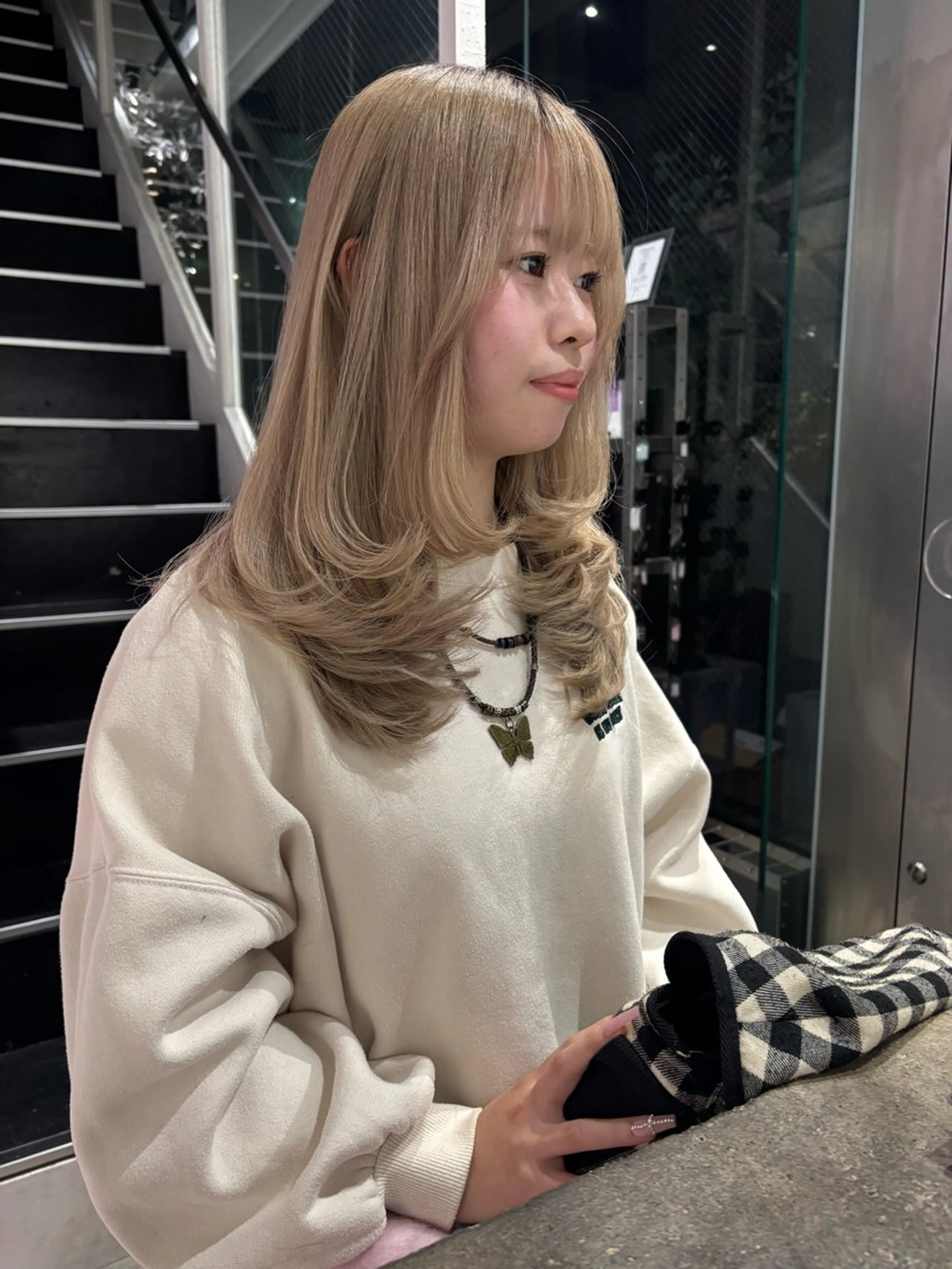 ロング レイヤーカット カット トリートメント ayano/天神 ハイトーン/デザインのヘアスタイル