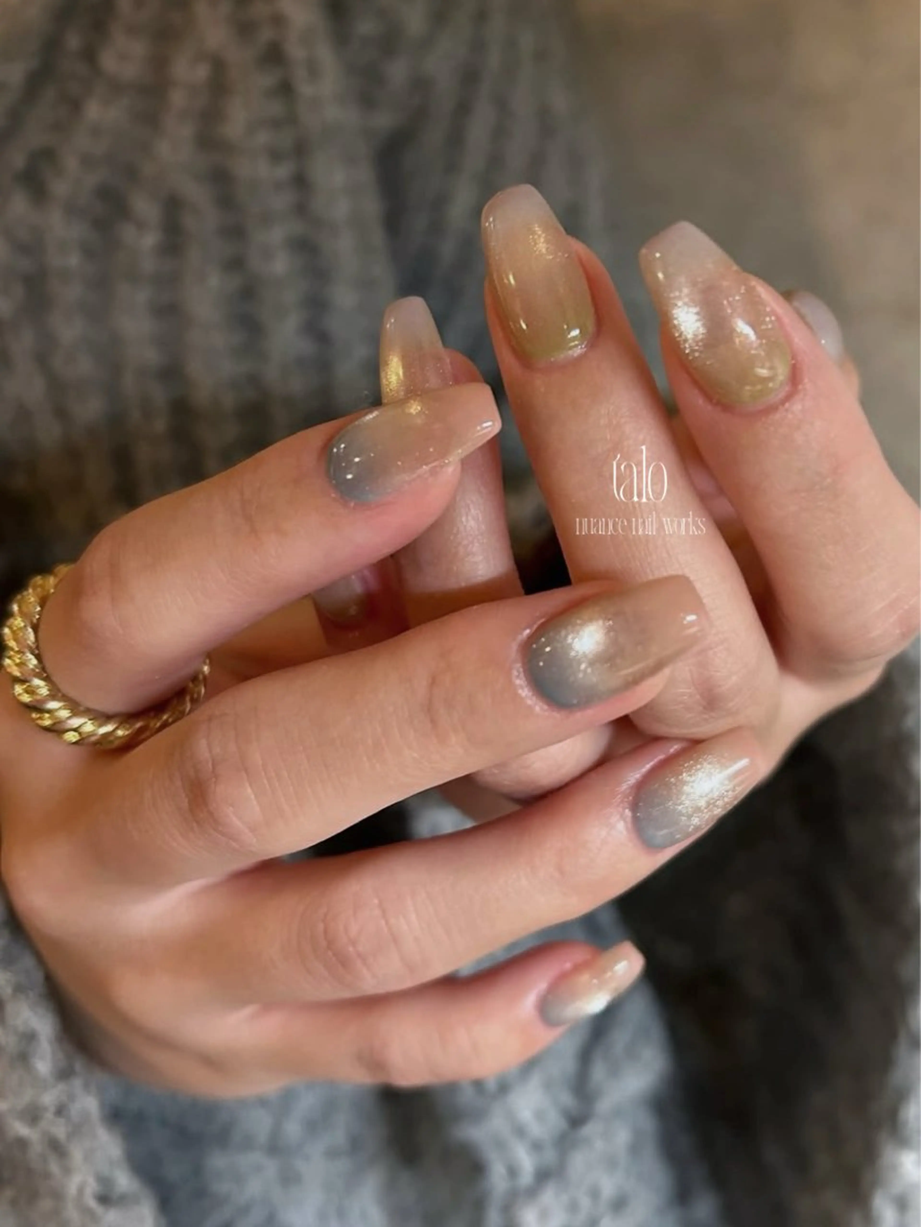 ネイル アートネイル マグネットネイル ニュアンスネイル ぷっくりネイル talo .のネイルデザイン