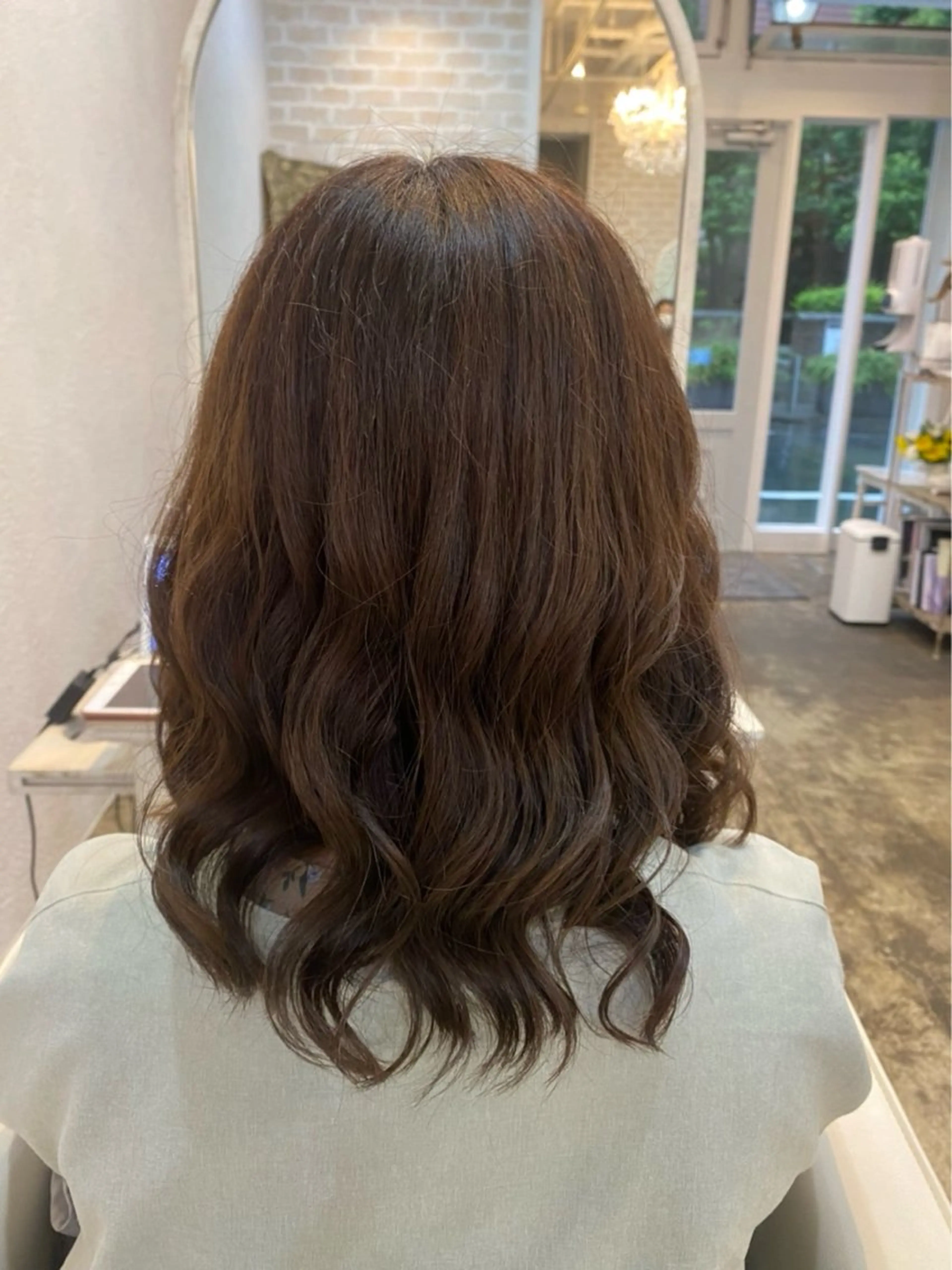 ミディアム パーマ 小磯 維織のヘアスタイル