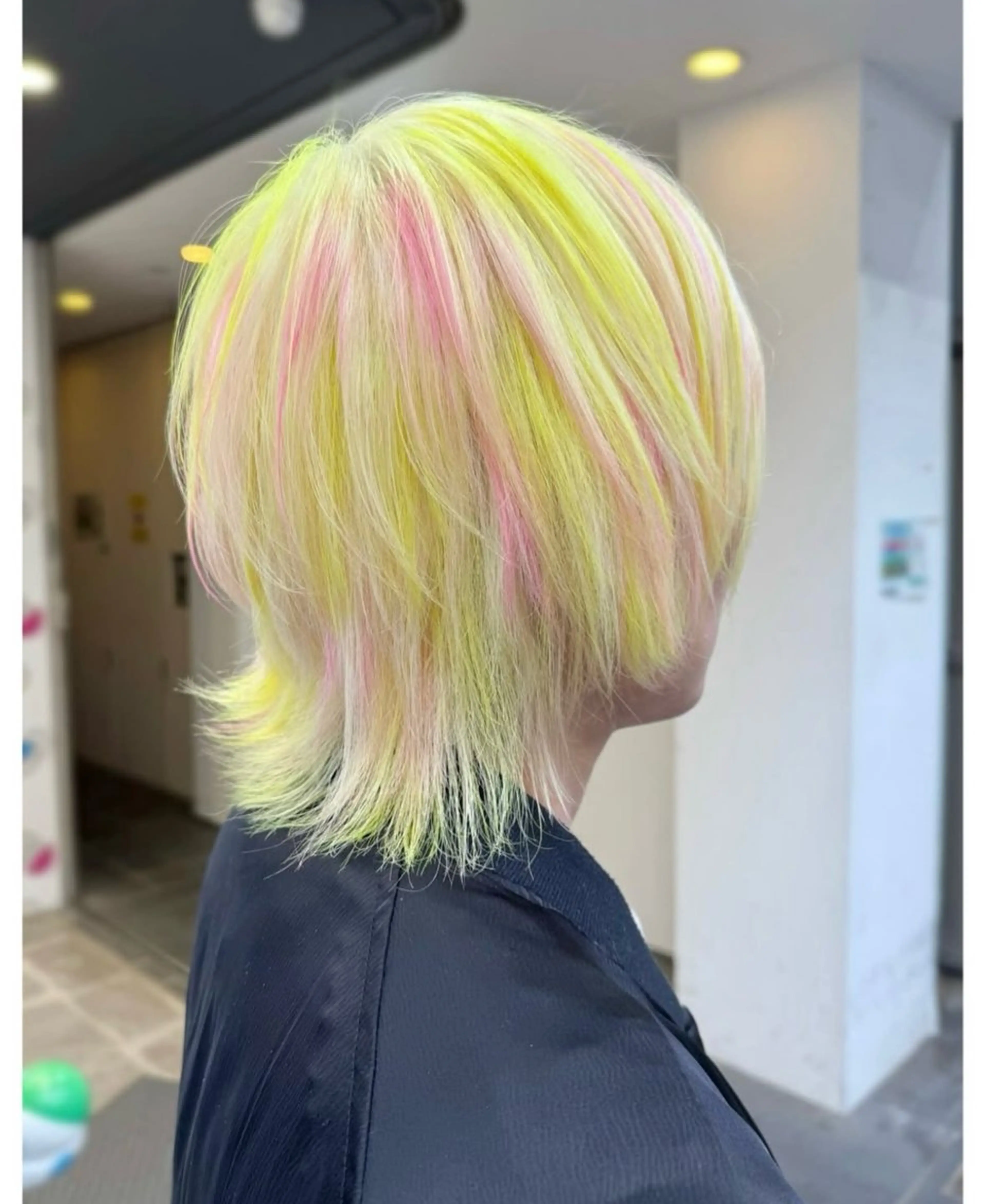 ショート カラー ブロンド ピンクカラー ユニコーンカラー ホワイトブロンド イエローカラー ヘアカラー GARU-ガル-所属・TSUNO🦖 派手髪/オタク美容師のヘアスタイル