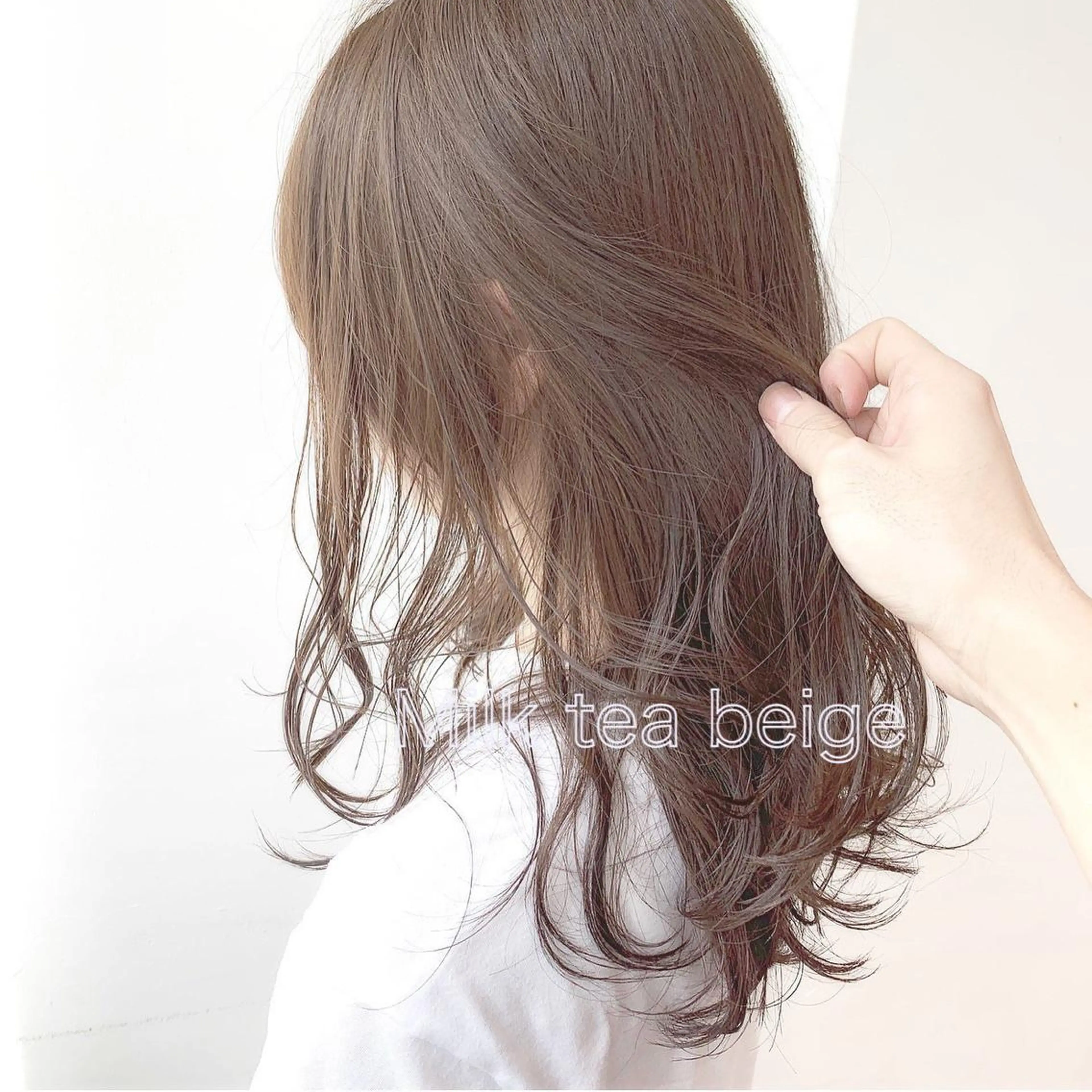 ミディアム カラー ヘアアレンジ ネイル マツエク・マツパ ベージュカラー ブリーチ ダブルカラー ブリーチなしカラー ヘアカラー トリートメント ヘッドスパ ヘアセット 韓国レイヤー🕊️ 柔らかベージュ🧸のヘアスタイル