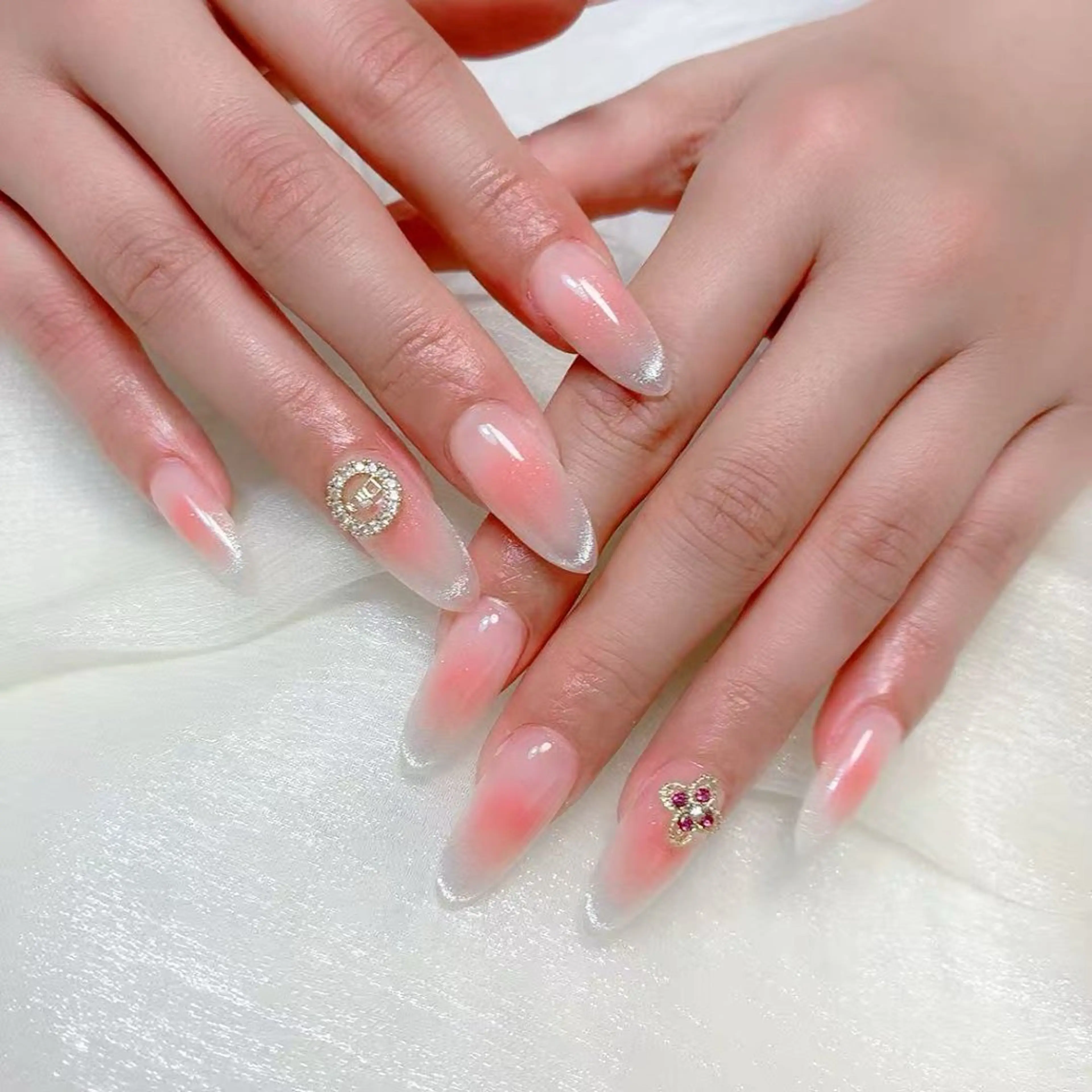 ネイル アニマル柄 チークネイル 成人式 フラッシュネイル フットネイル ハンドネイル B·U Nail大宮 長さだし専門店のネイルデザイン