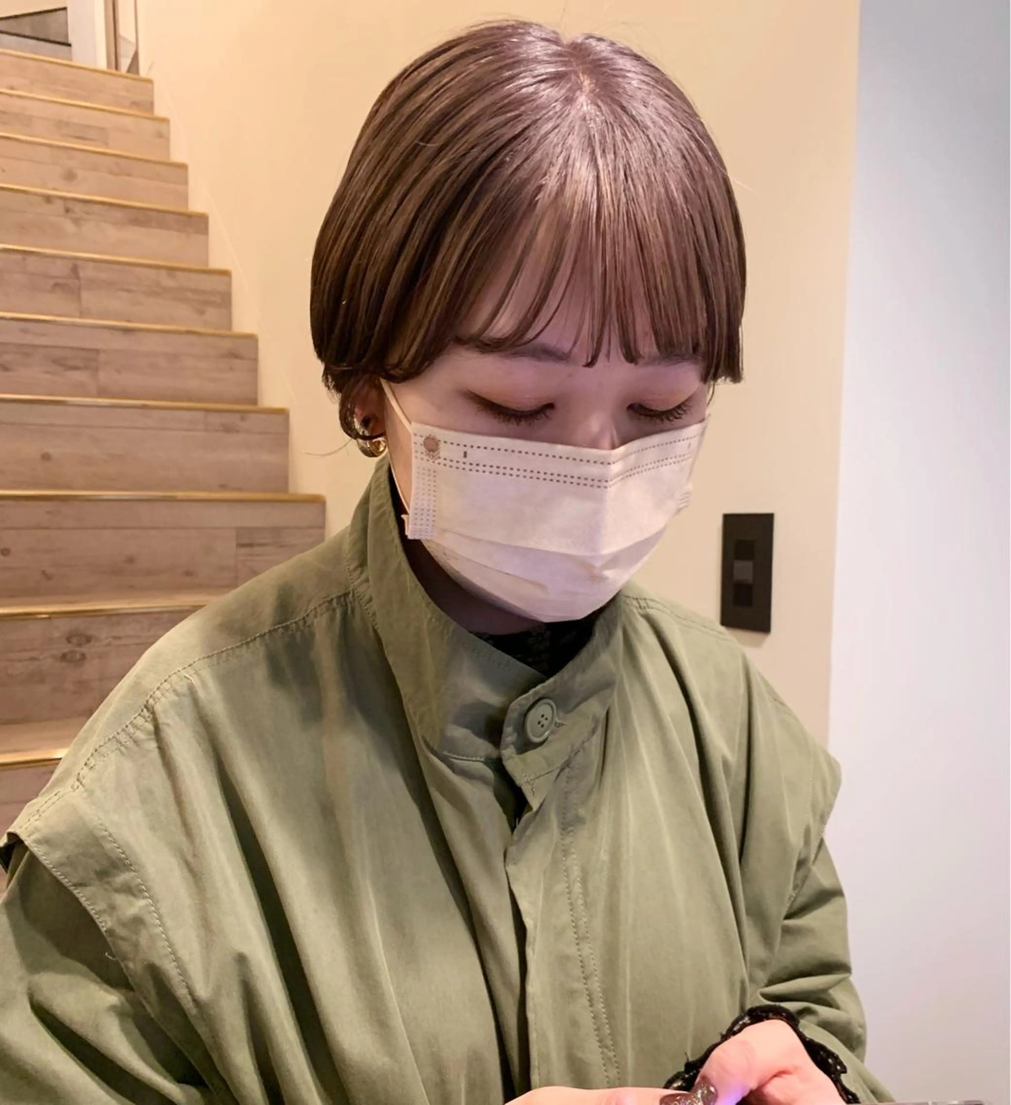 ショート カラー メンズ ベージュカラー ラベンダーカラー ラベンダーベージュ ヘアカラー 落合希 Olivebeigeのヘアスタイル