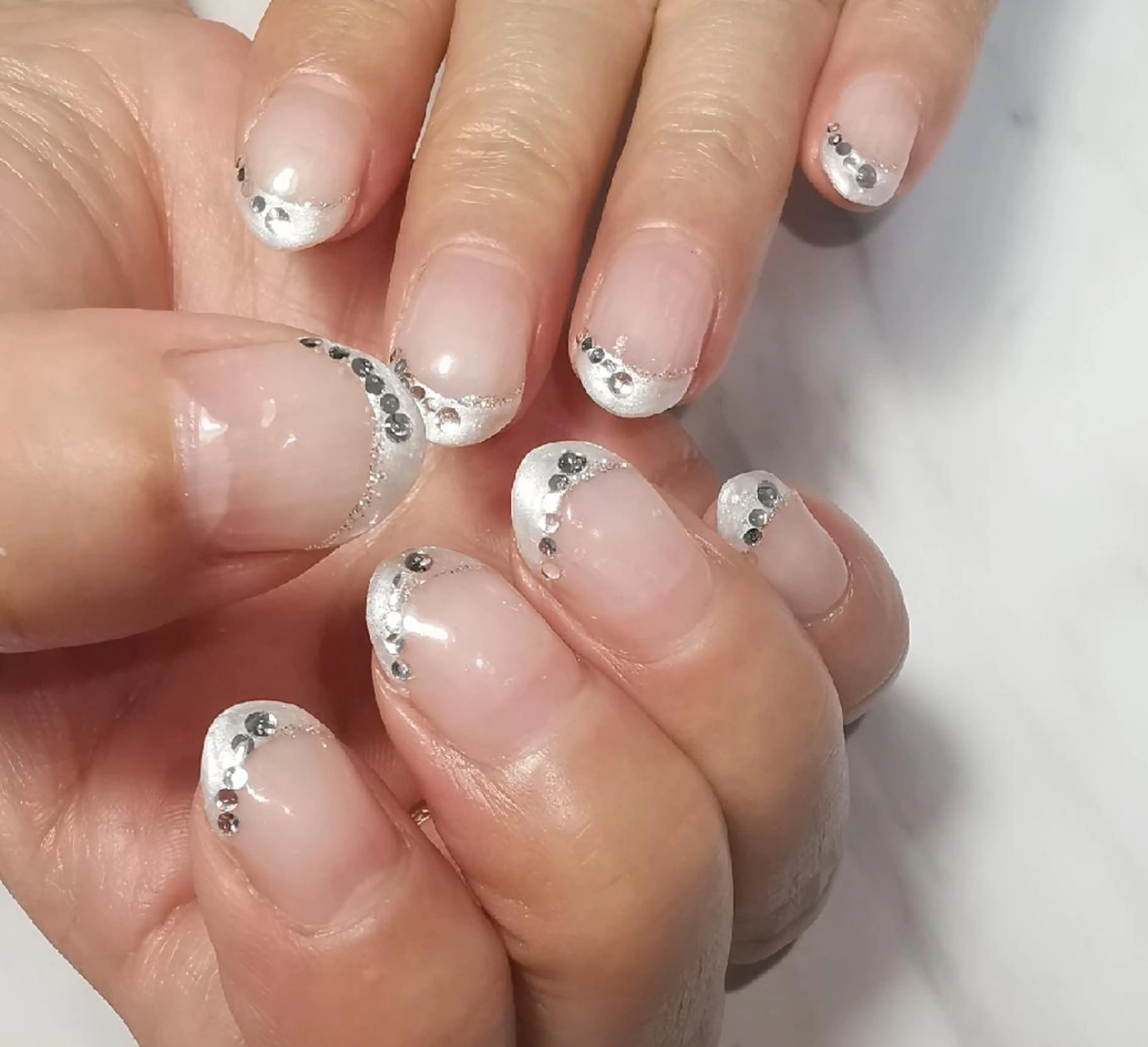 ネイル フレンチネイル ハンドネイル reve あやののネイルデザイン