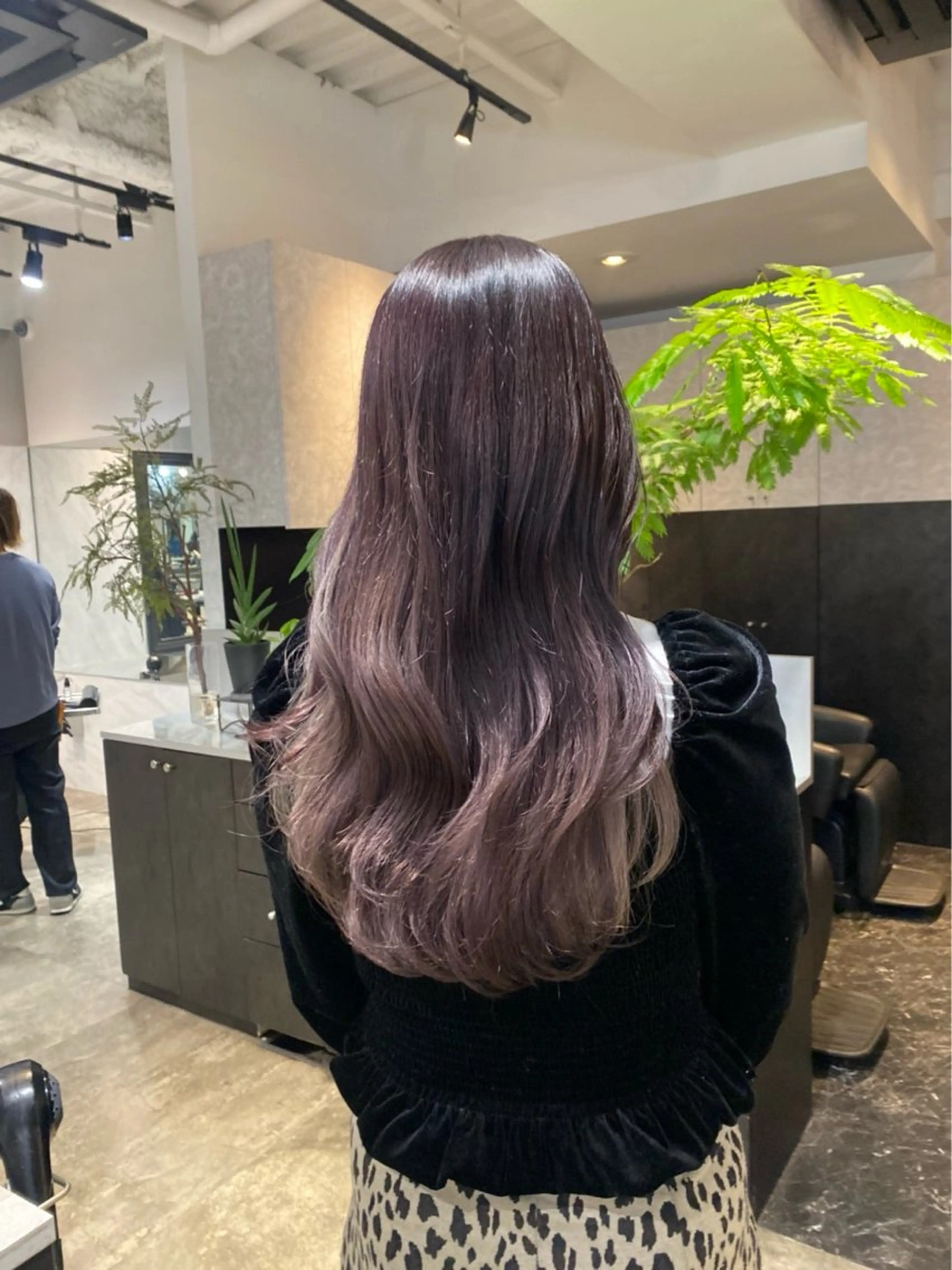 ロング HAIR SALON M Fe's所属・透明感カラー/レイヤ ー/小谷野真緒のヘアスタイル