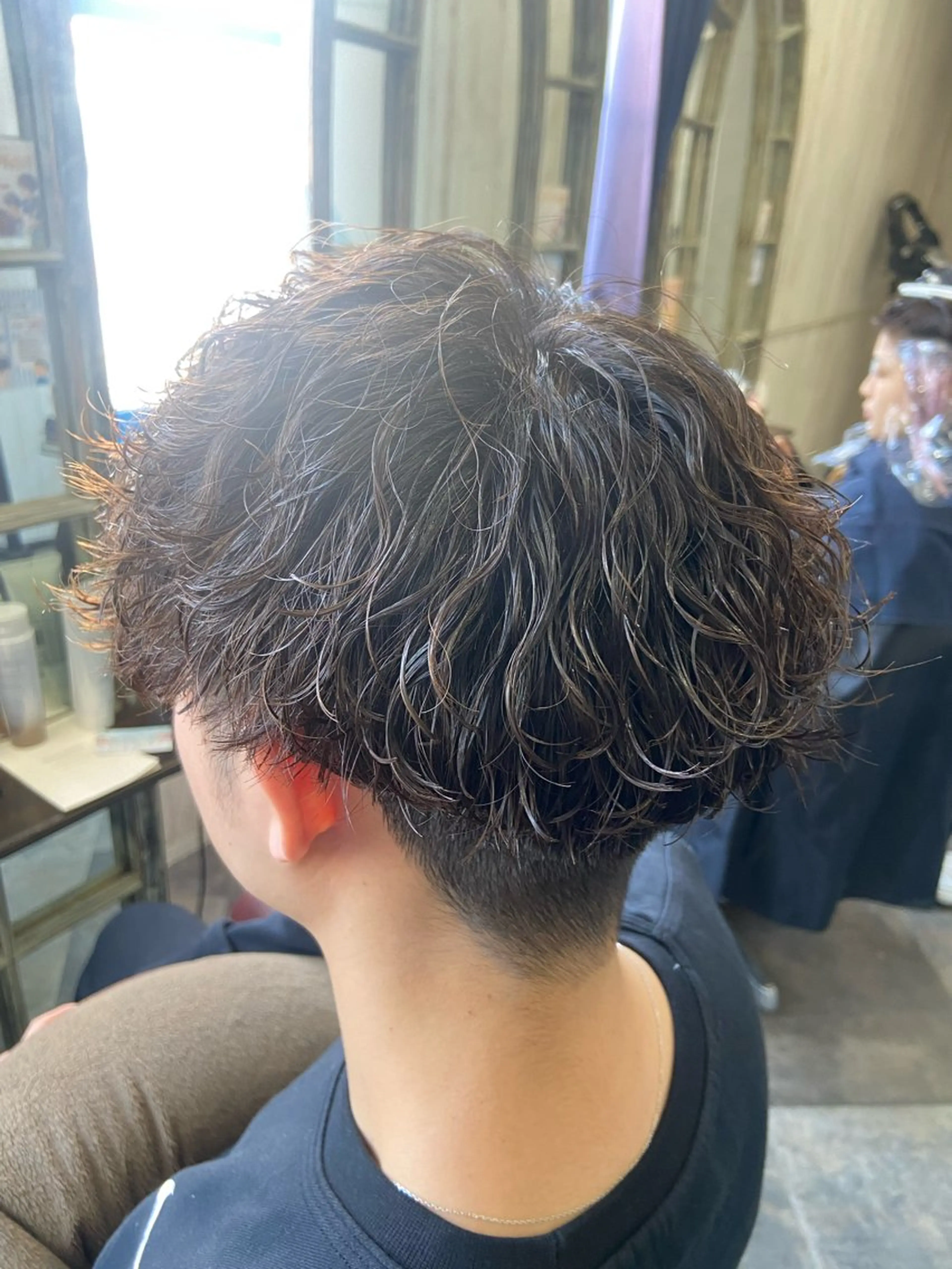 ショート パーマ メンズ 波巻きパーマ カット パーマ カットパーマ✂️ 小坂田玲亜のヘアスタイル