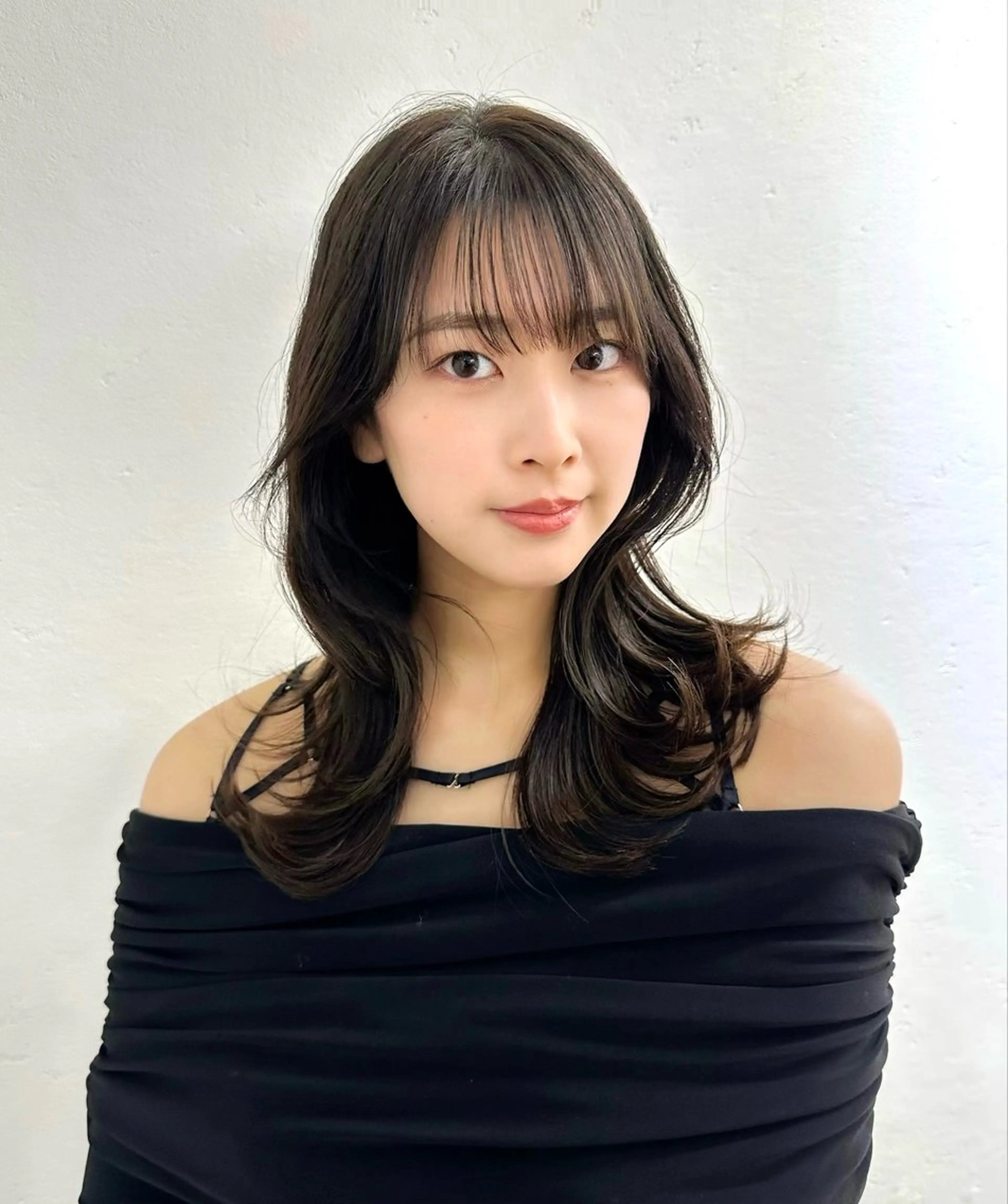 セミロング カラー カット ヘアカラー トリートメント 艶髪レイヤー顔周り グレージュ添田晃基のヘアスタイル