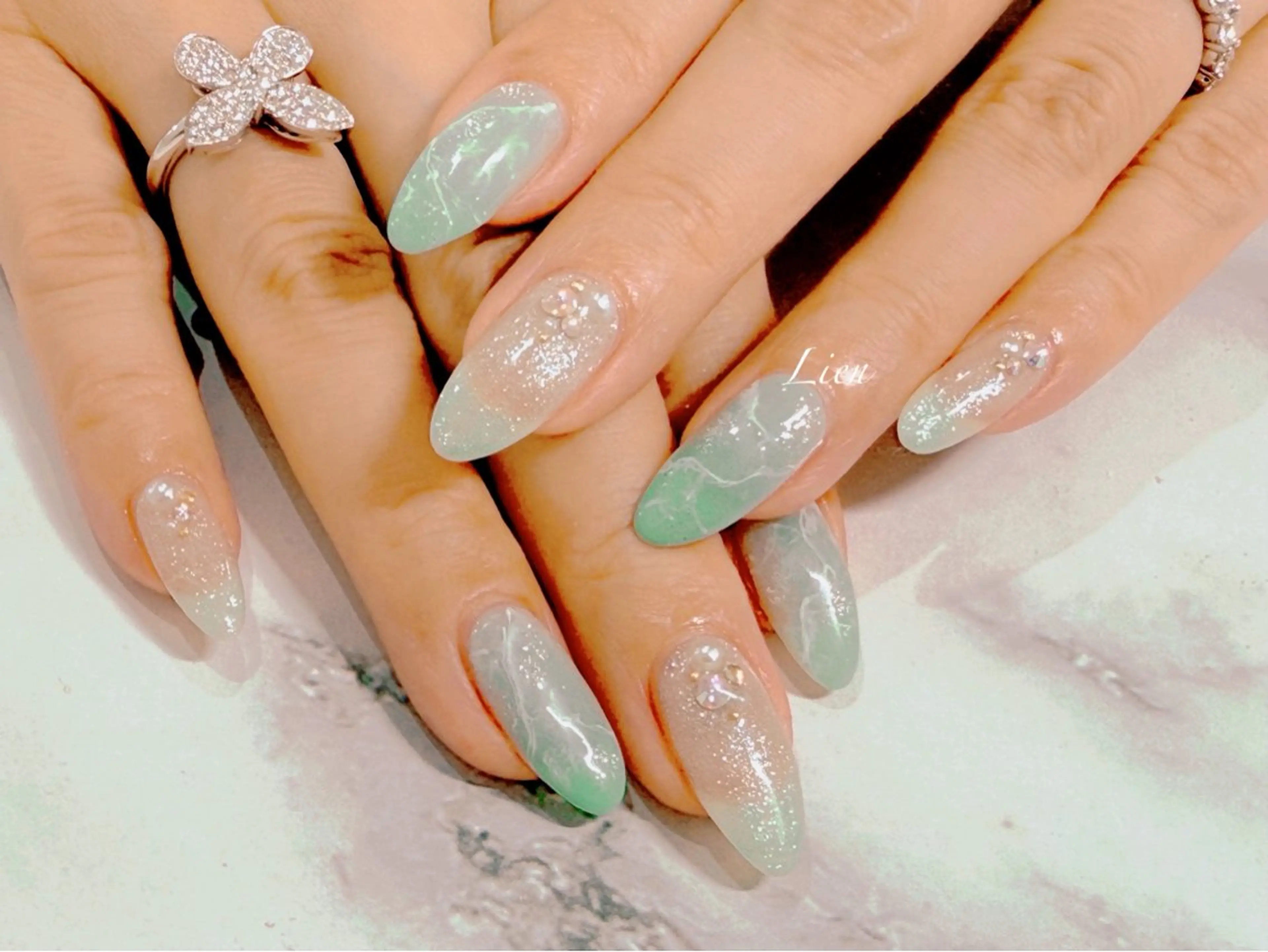ネイル 長さ出し フットネイル フレンチネイル ジェルネイル ガラスフレンチ ハンドネイル Lien(リアン) 銀座駅6分のネイルデザイン