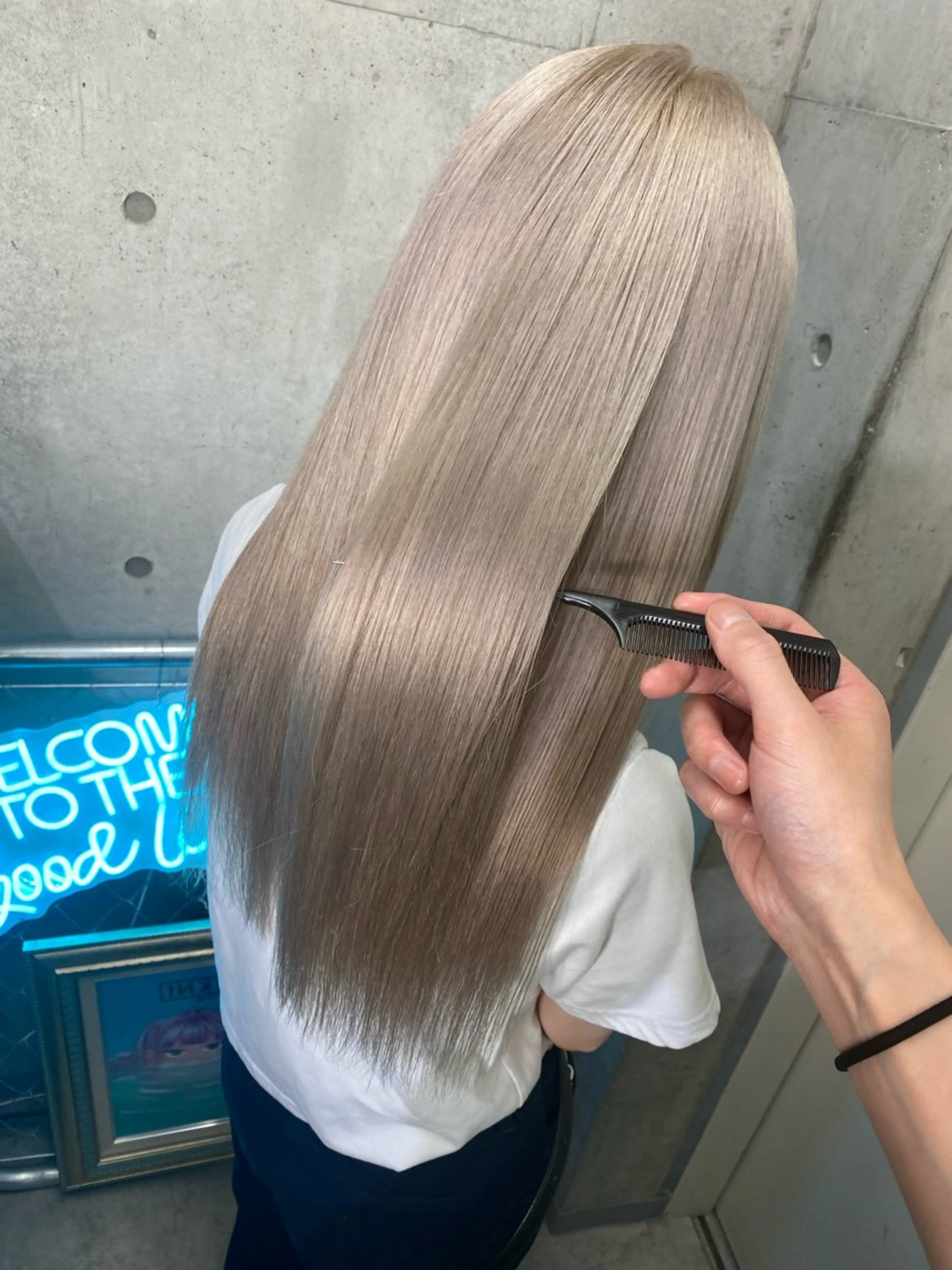 エフェクトブリーチ(リタッチ)+カラー+前､中、後処理トリートメントの写真