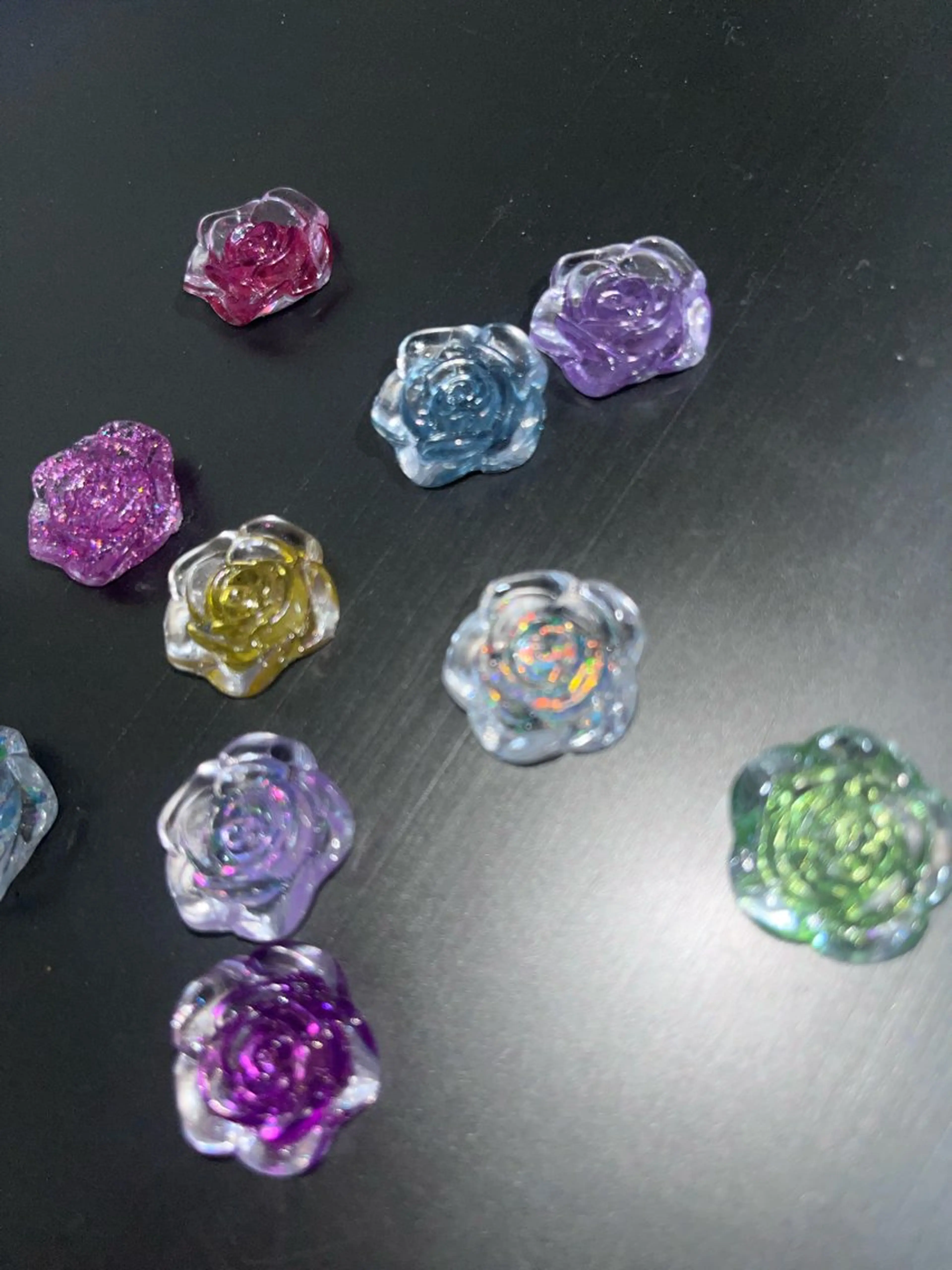 ネイル ラメ(グリッター) マグネットネイル ミラーネイル ハンドネイル Mariris所属・ᗷᗩᑎSᗩ ᑎᗩIᒪ ՏᗩᒪOᑎのネイルデザイン