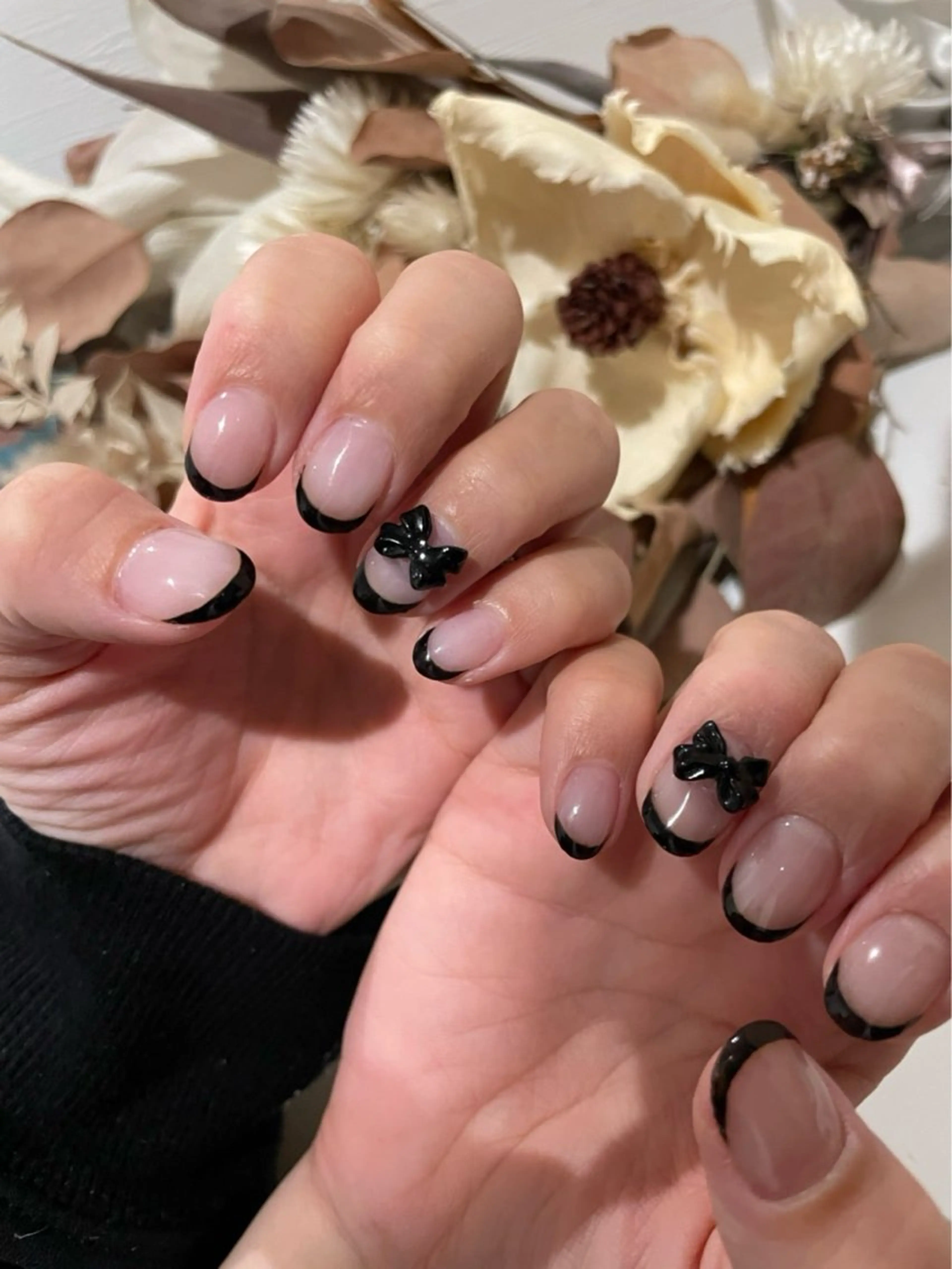 ネイル フレンチネイル ガーリー リボン ネイルサロンまきの所属・牧野 真都華のネイルデザイン