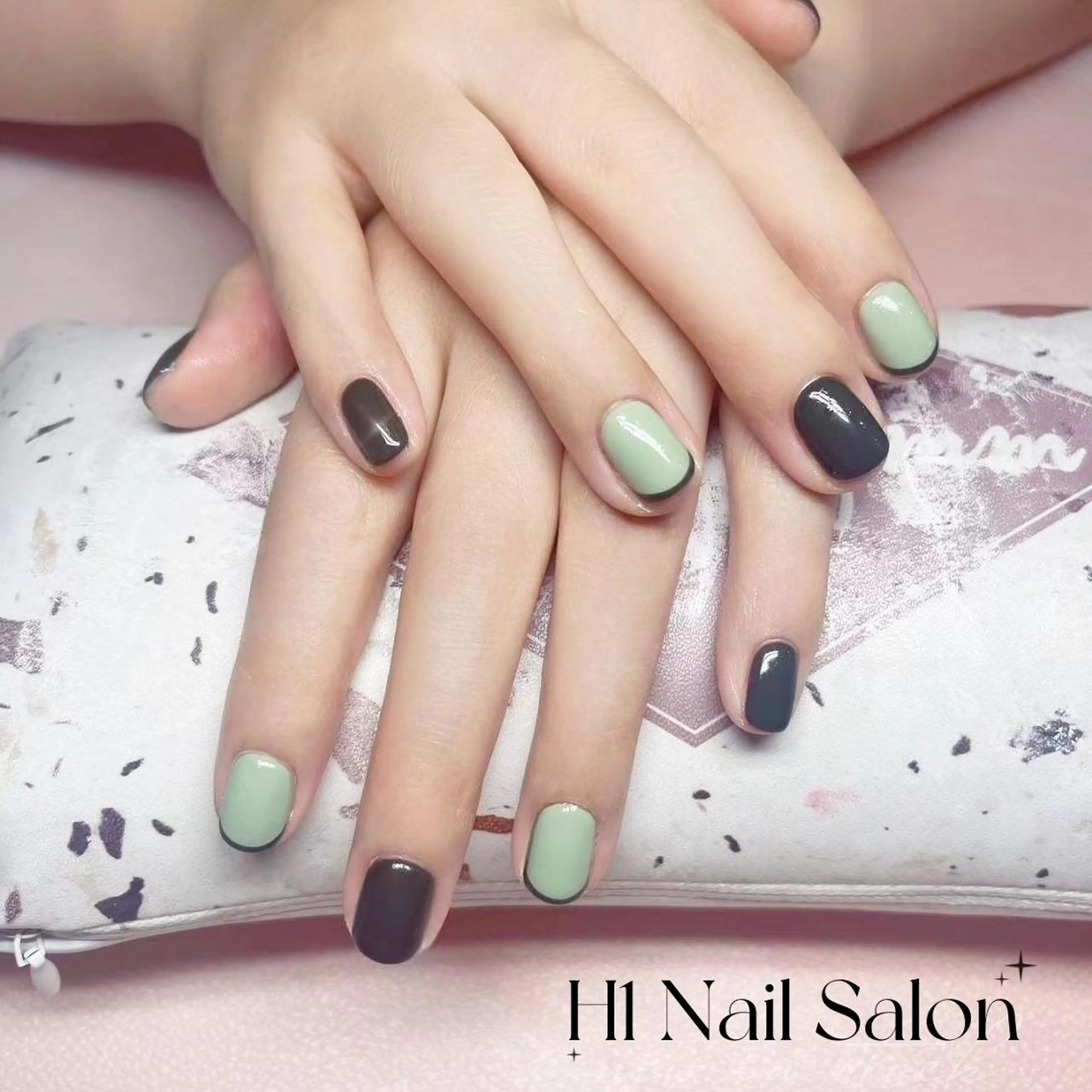 ミディアム Dioneネイル リリのネイルデザイン