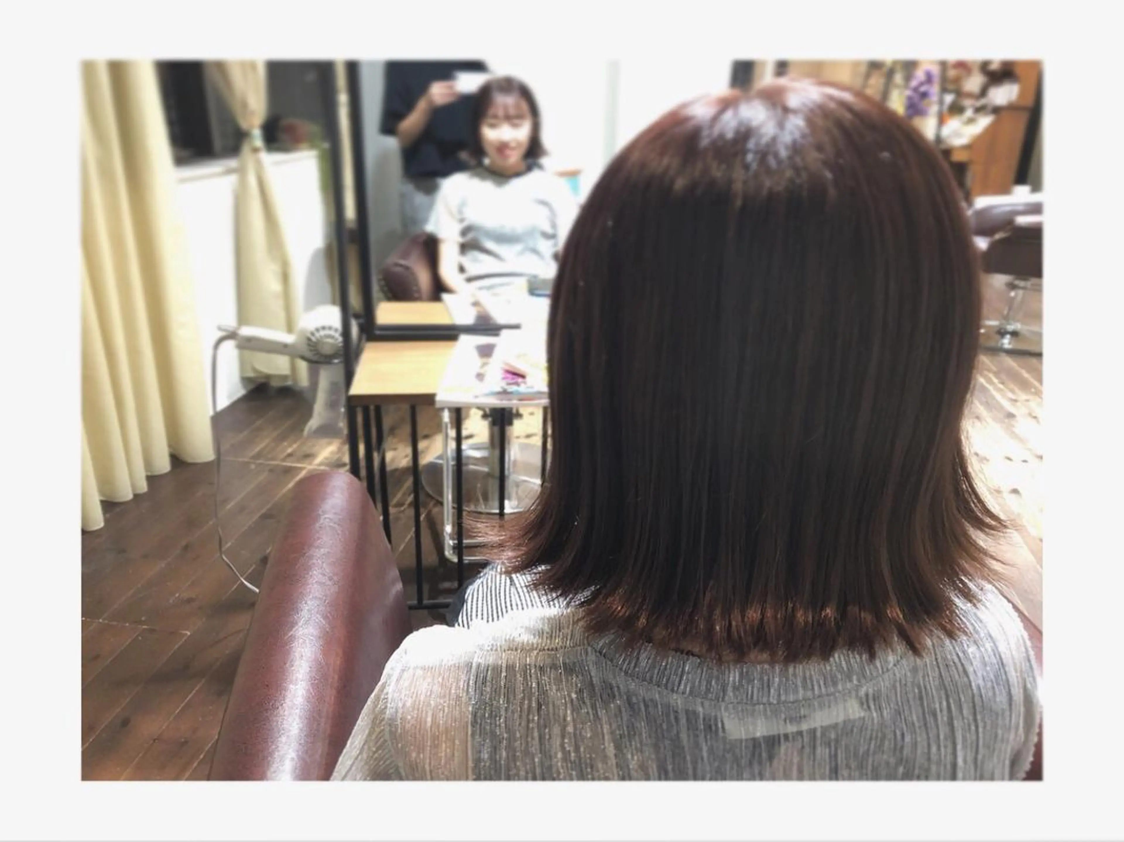 ショート カラー 外ハネヘア パ ルのヘアスタイル