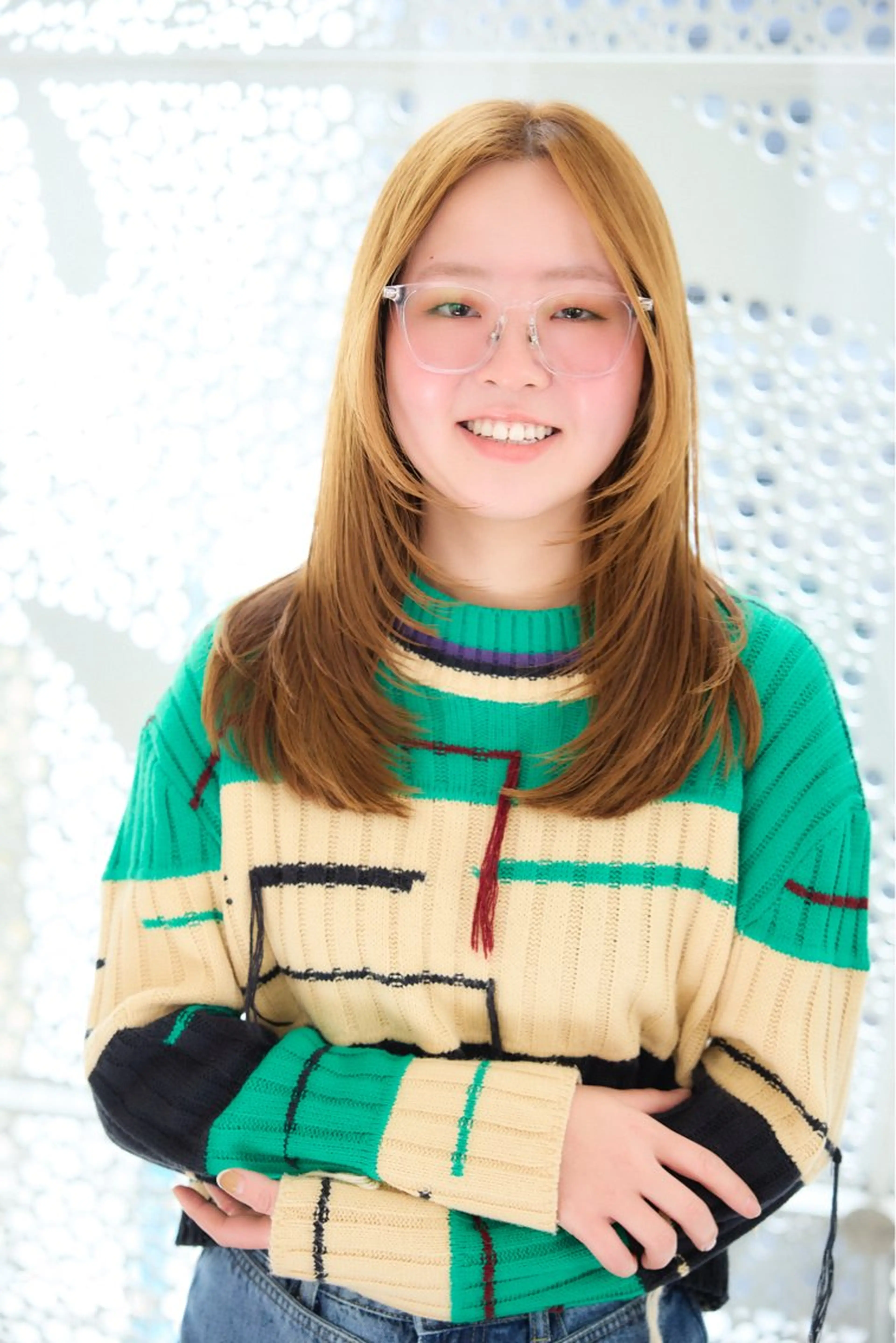 セミロング カラー ベージュカラー 顔まわりレイヤー 顔周りカット レイヤーカット カット 頭から整える美容師 松田のヘアスタイル