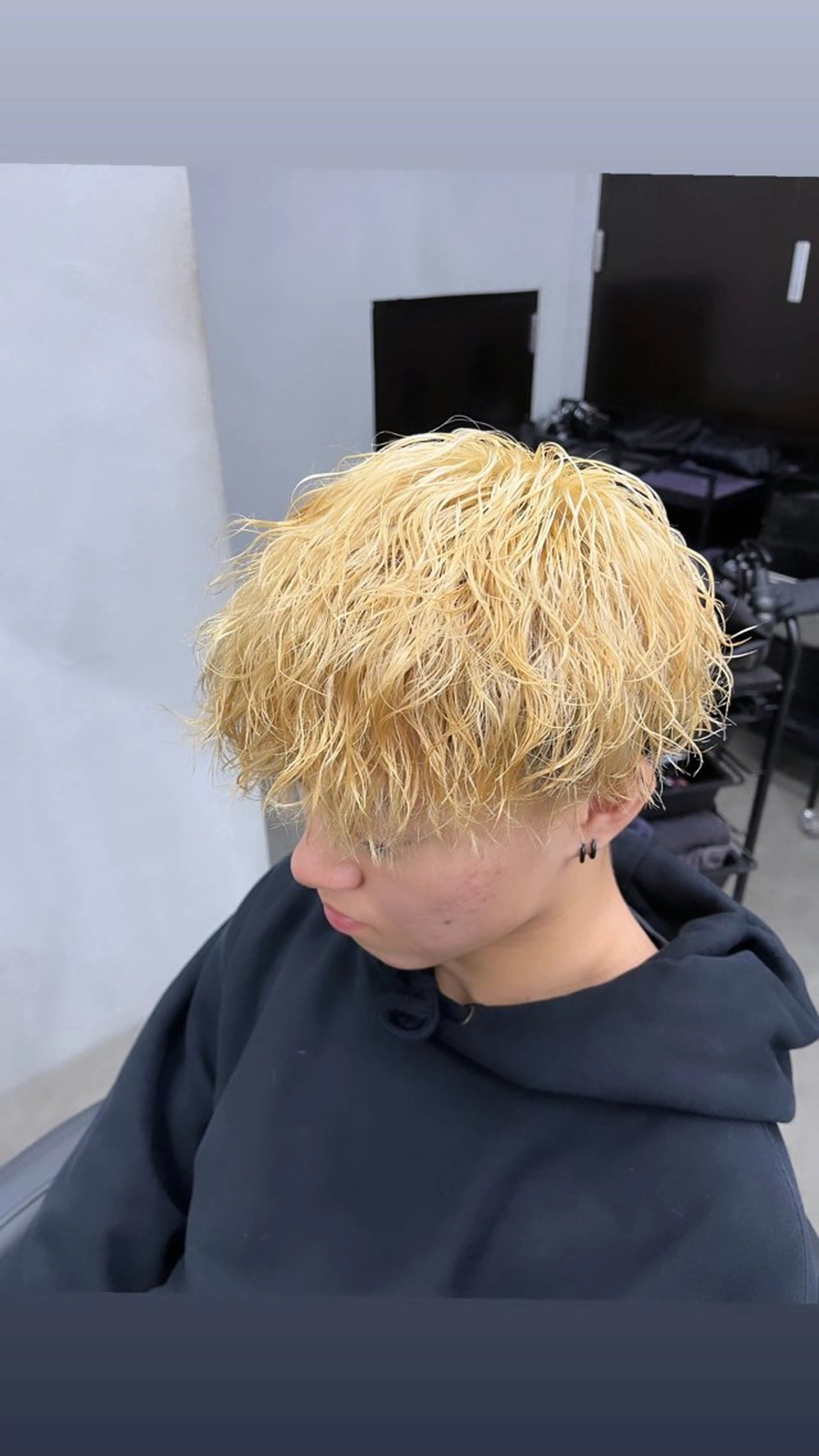 ショート カラー パーマ メンズ 抜きっぱなしブロンド ブロンド カット ヘアカラー パーマ トリートメント メンズ支持率NO.1 マサキのヘアスタイル