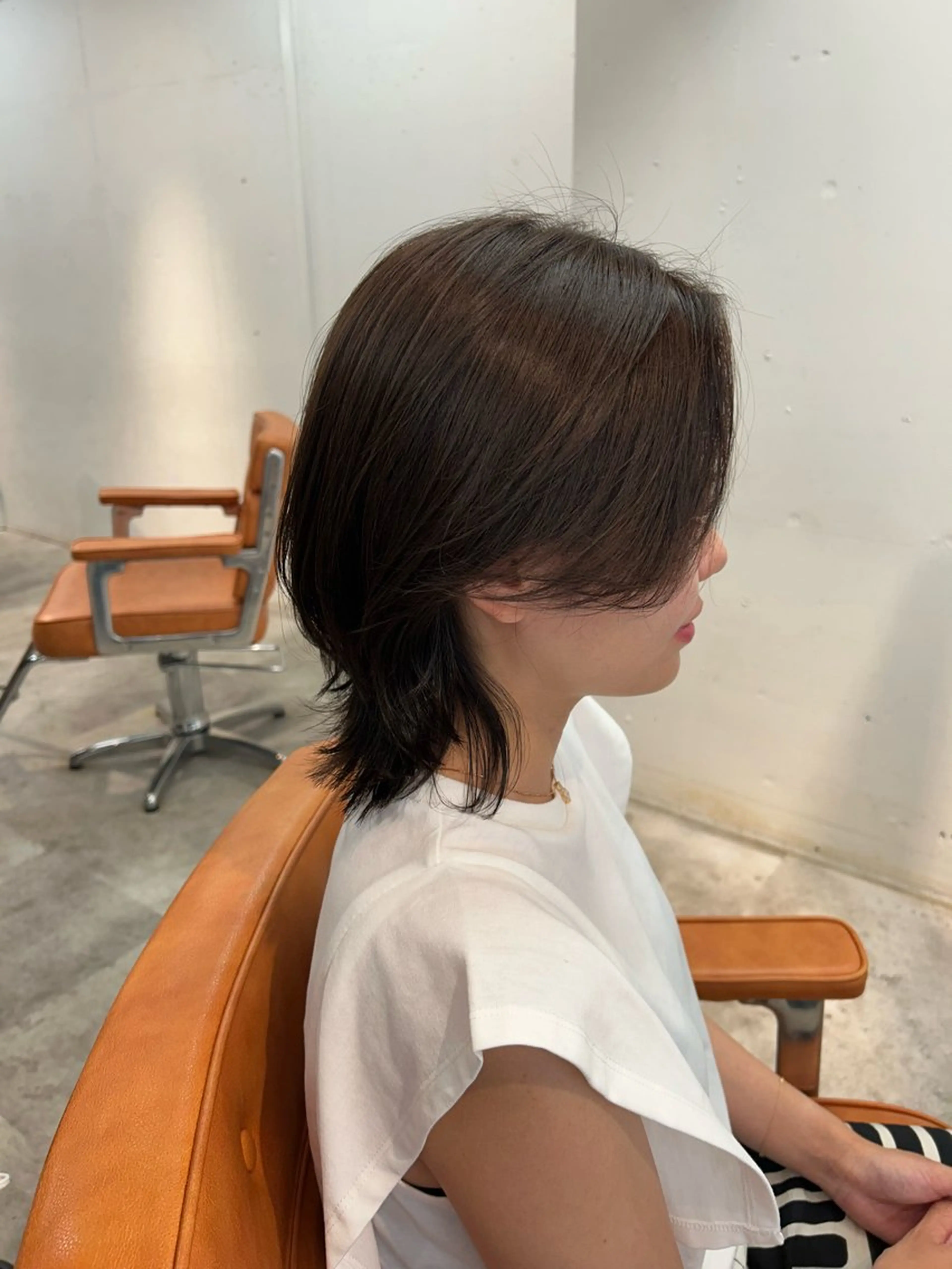 ミディアム カラー アッシュ ベージュカラー ウルフカット カット ヘアカラー AILEE所属・ウルフカット レイヤーカット上柿のヘアスタイル