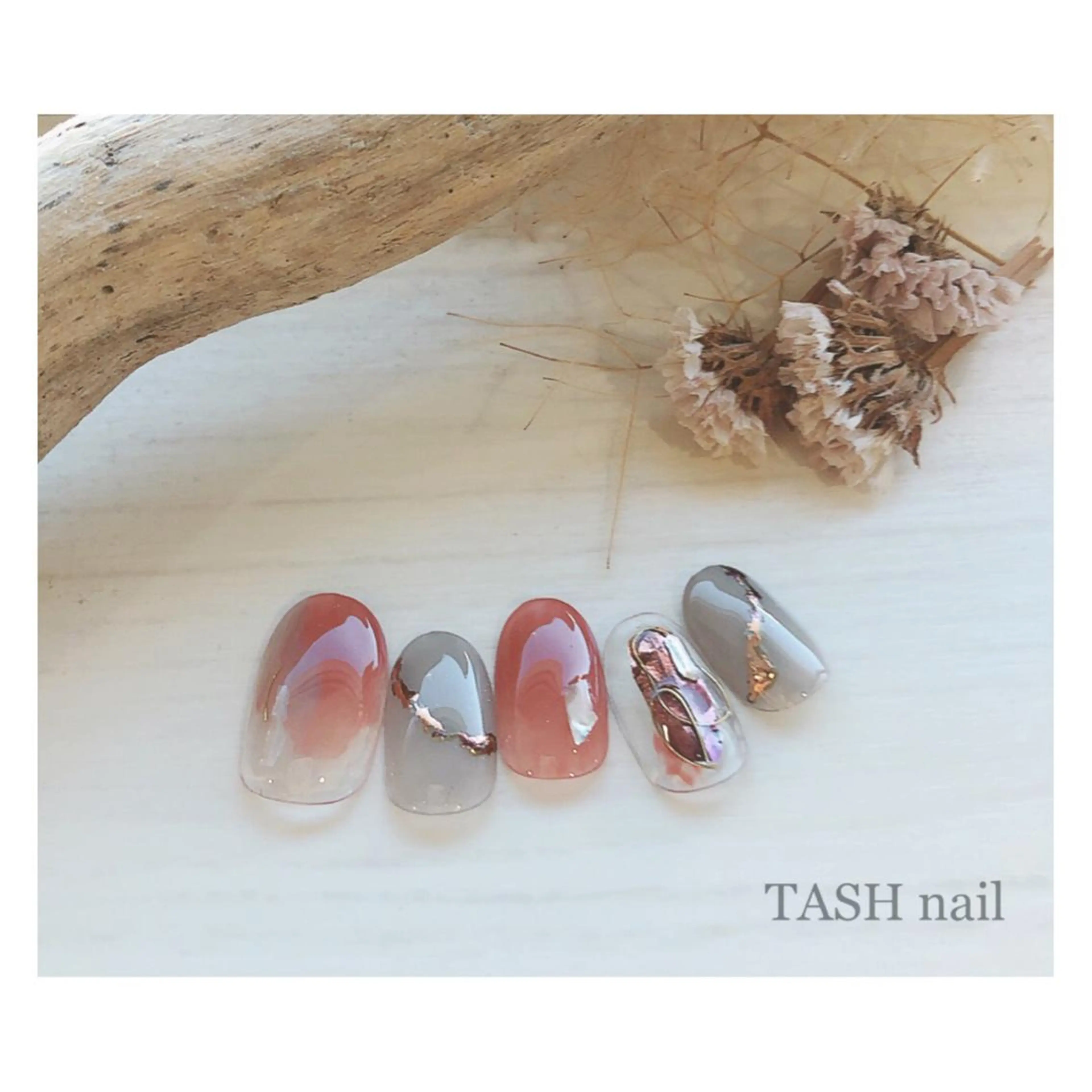 ネイル TASH nailのネイルデザイン