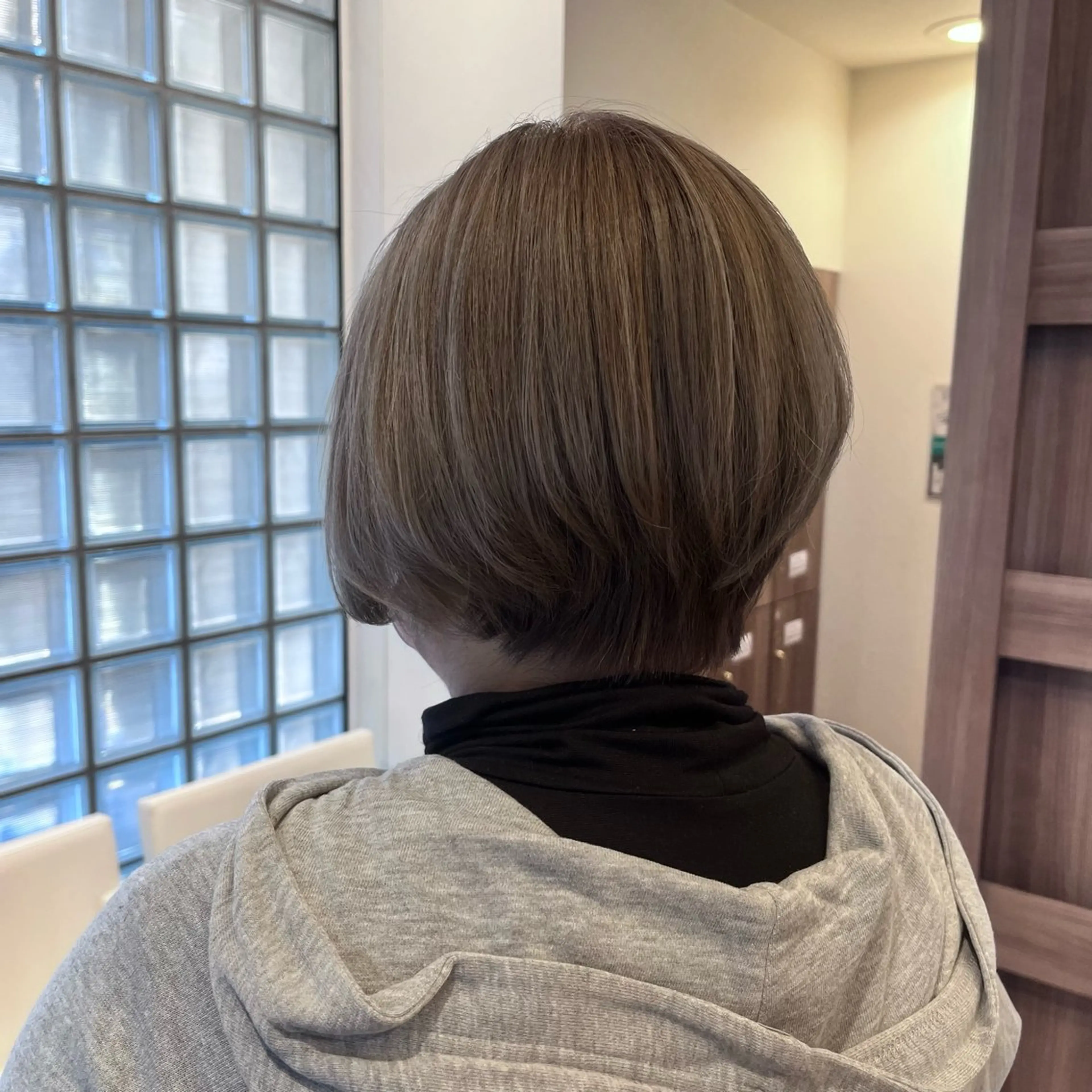 ショート カラー ナチュラル暖色カラー 🤎 佐藤栞のヘアスタイル