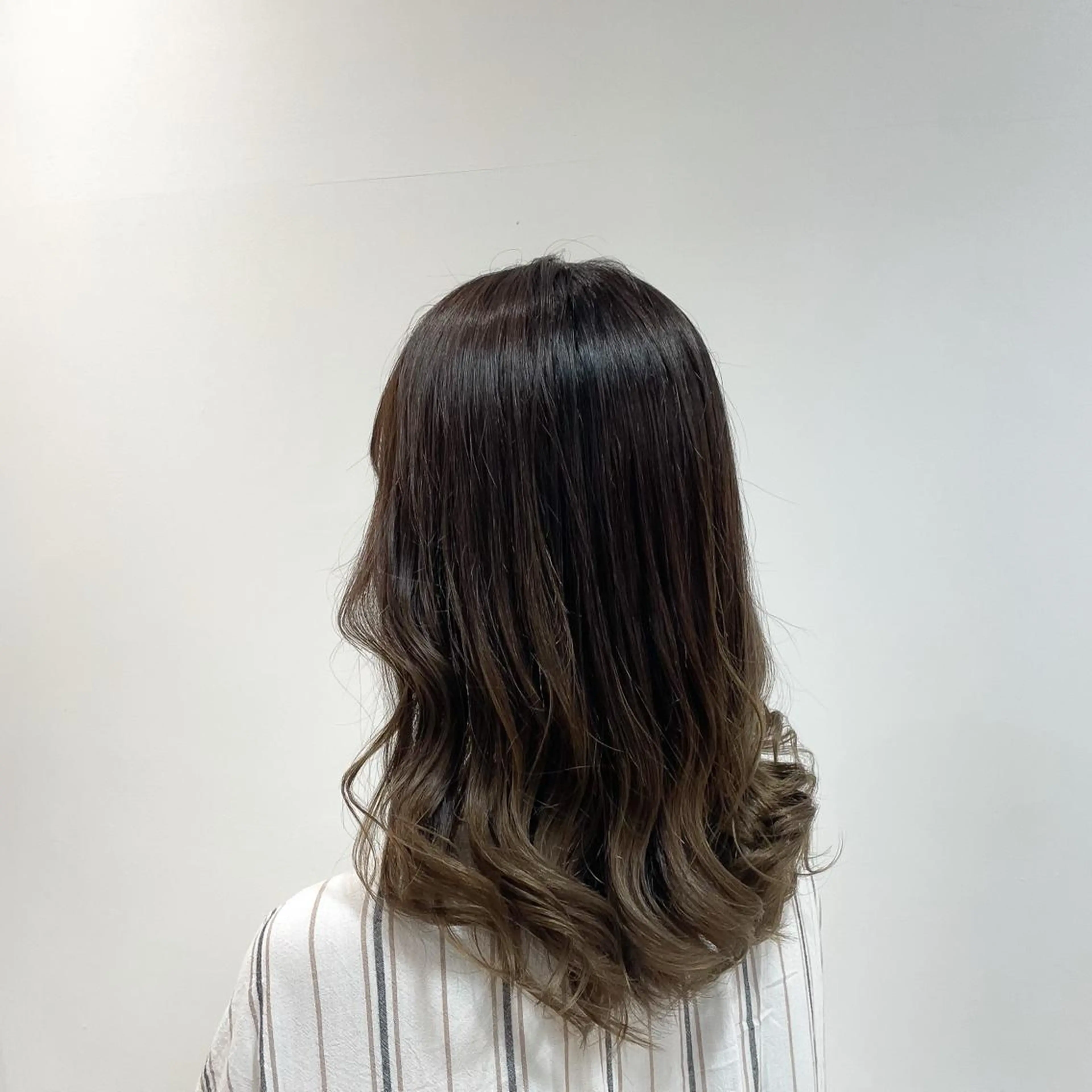 ミディアム カラー 似合わせカット 💫小顔カット TAROのヘアスタイル