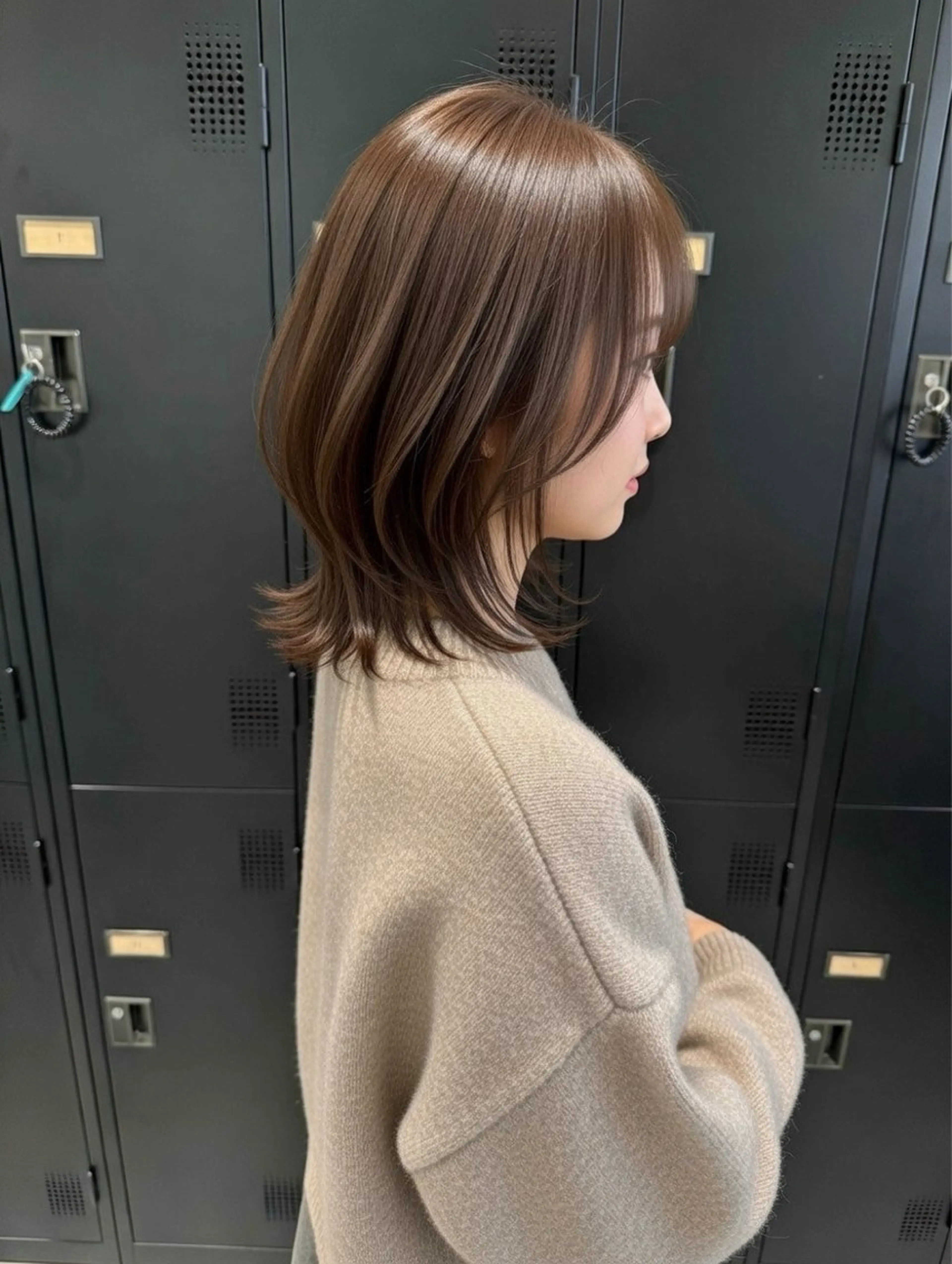 ミディアム カラー ヘアアレンジ ブラウンカラー ショコラブラウン レイヤーカット カット ヘアカラー ハイトーン特化🤍 浦住のヘアスタイル