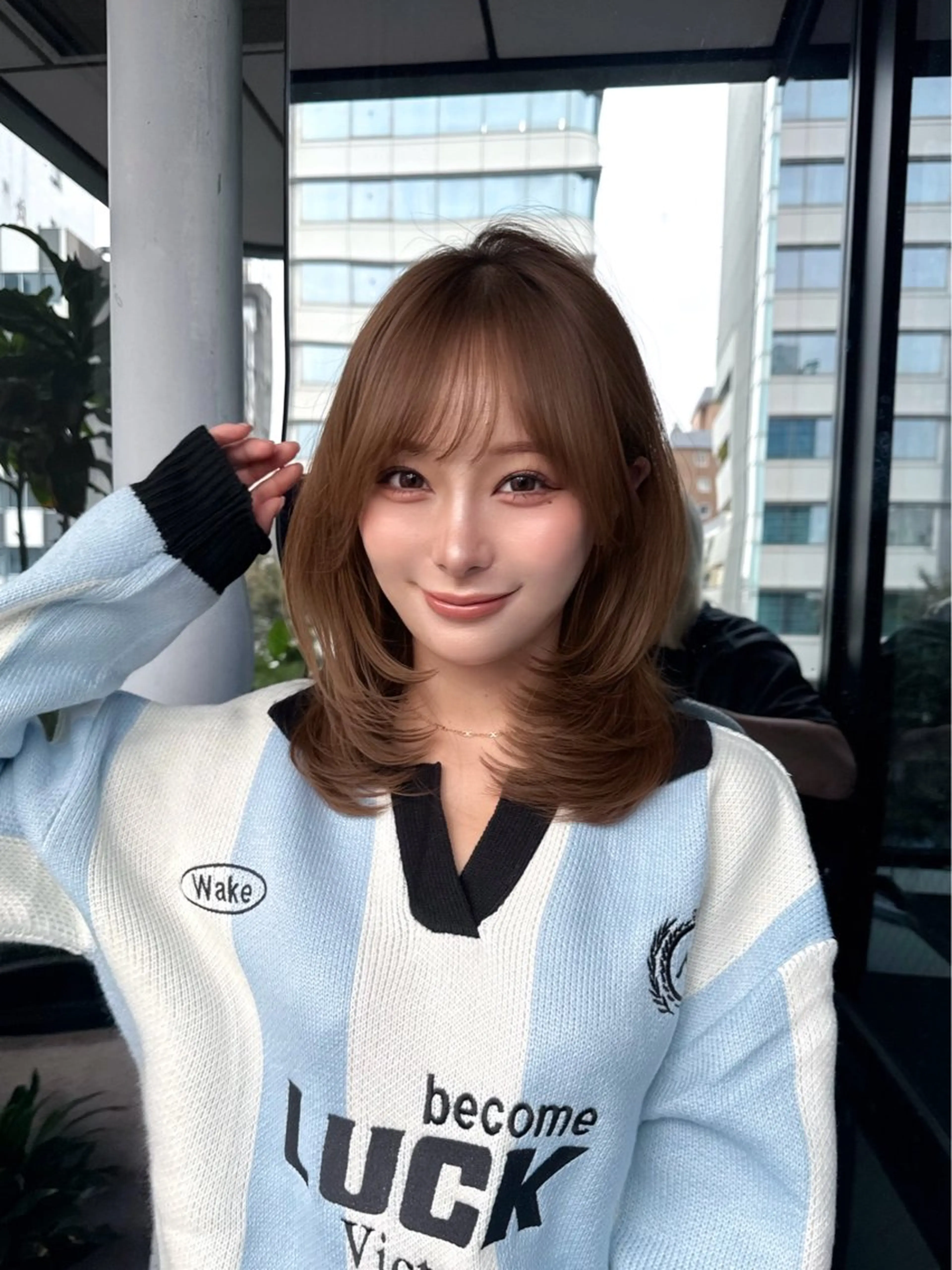 ミディアム カラー 顔周りカット 韓国風ヘア レイヤーカット おくれ毛 サイドバング カット ヘアカラー 高島大登/顔周り /レイヤーカットのヘアスタイル