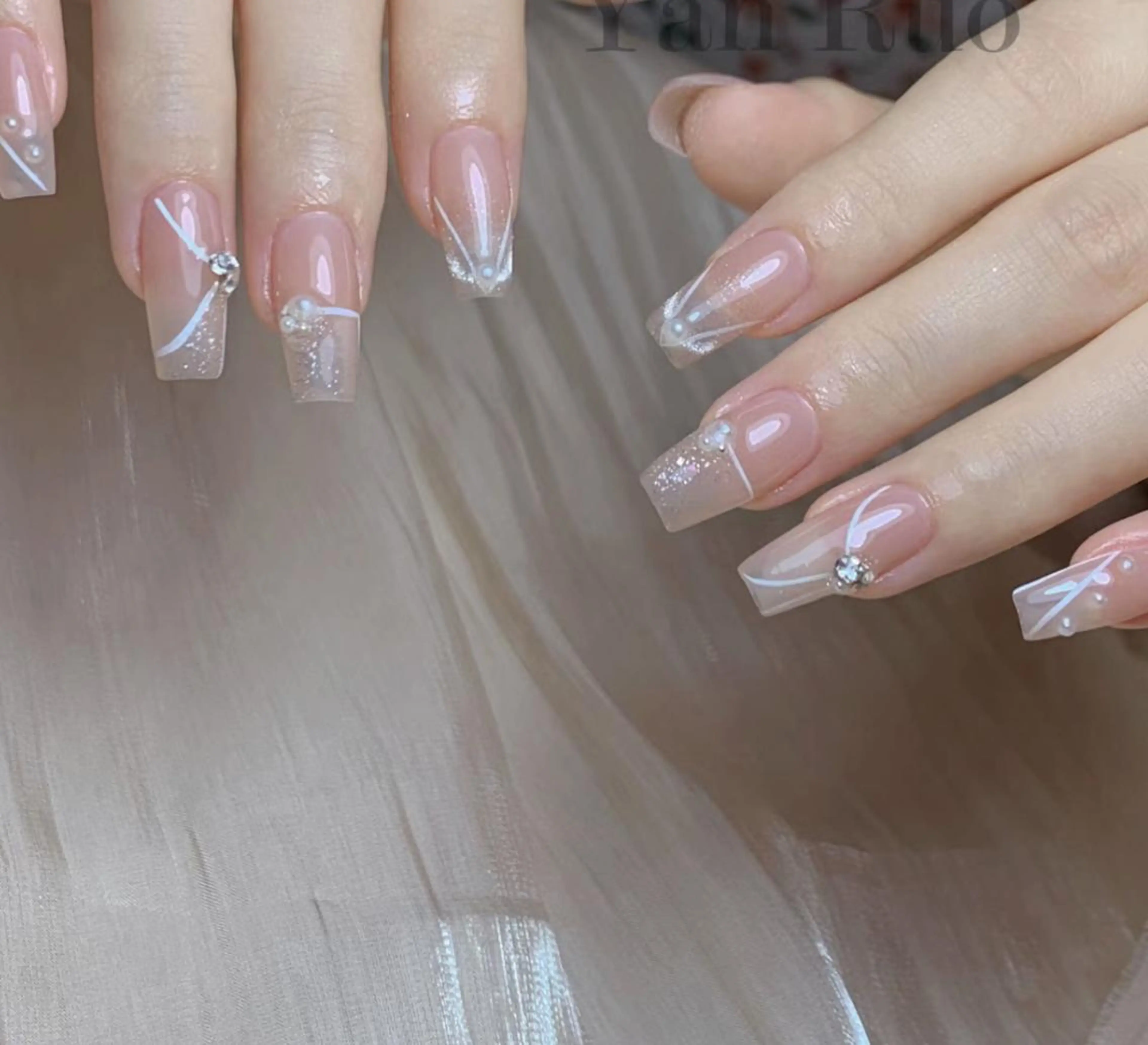 ネイル アートネイル 長さ出し ネイルチップ Queens momoのネイルデザイン